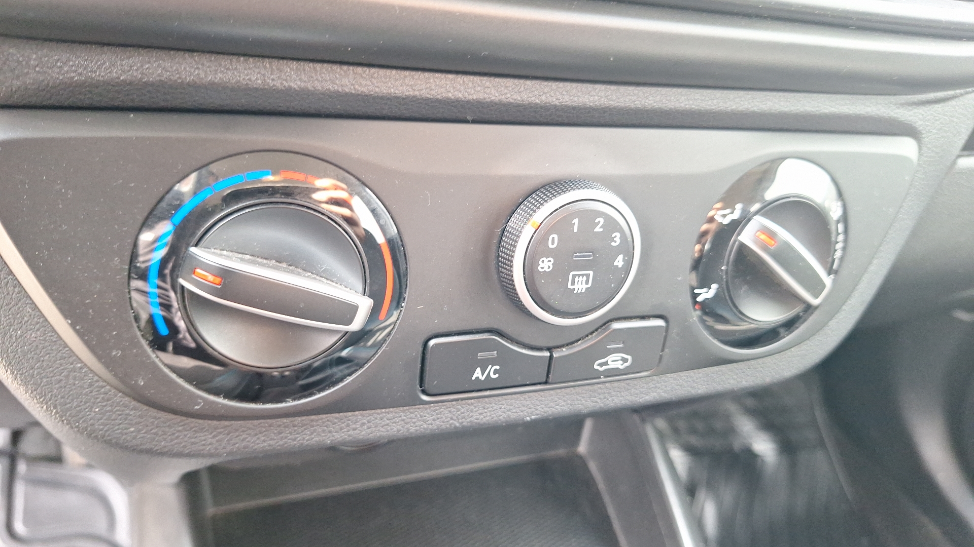 Hyundai Grand I10 — foto 15 de 15