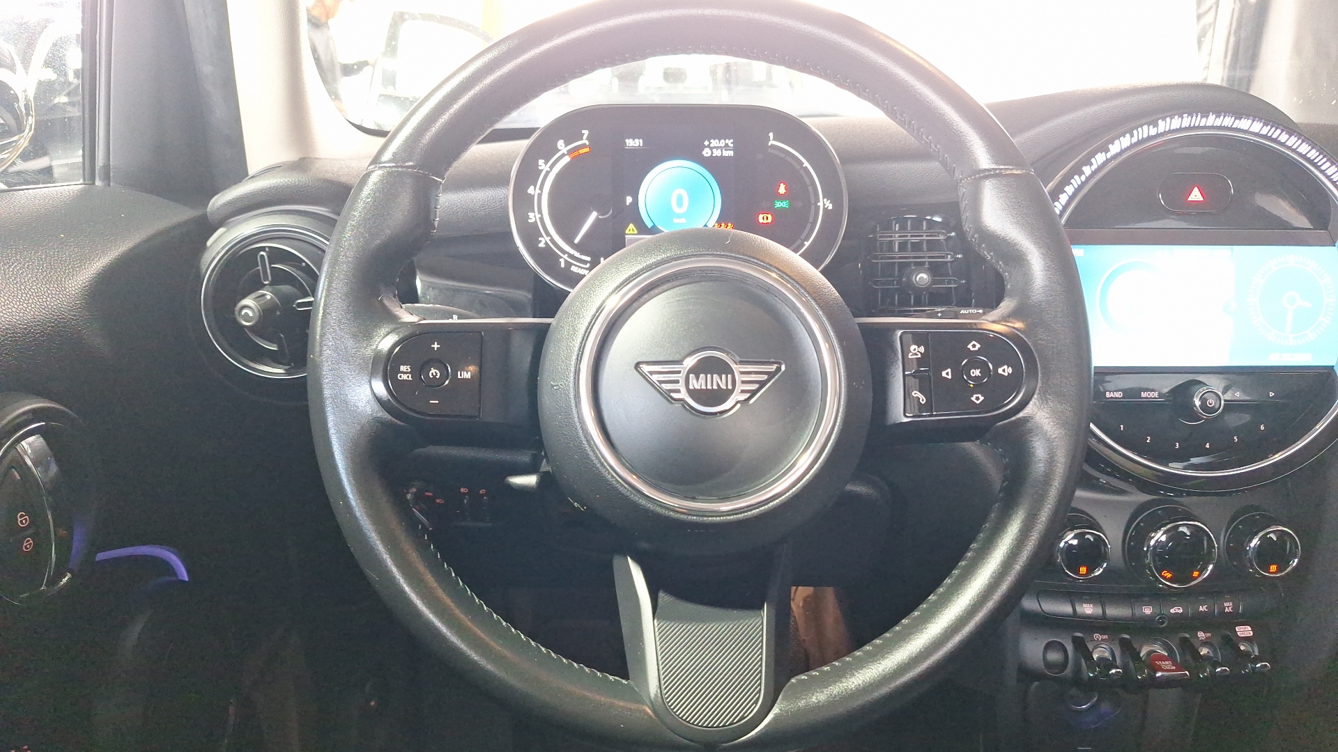 MINI Cooper — foto 8 de 15