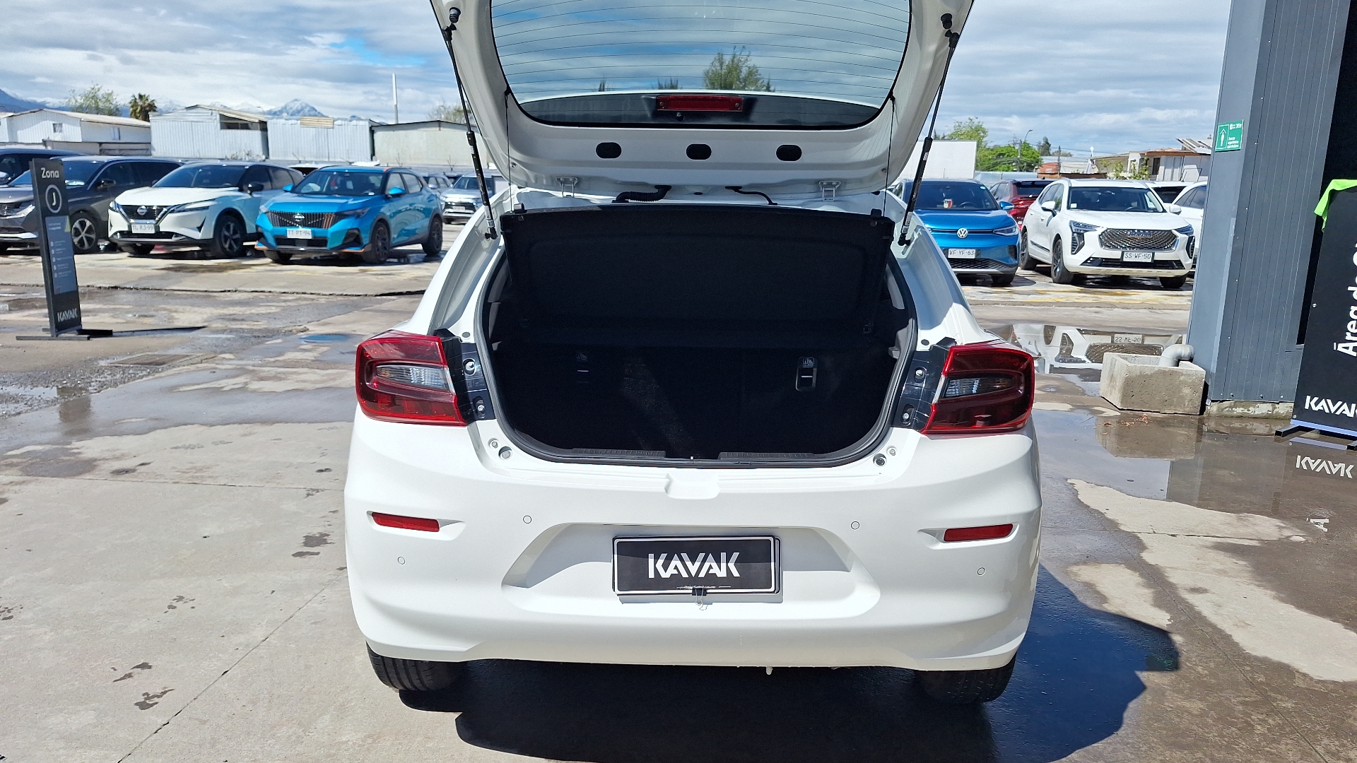 Suzuki Baleno — foto 4 de 15