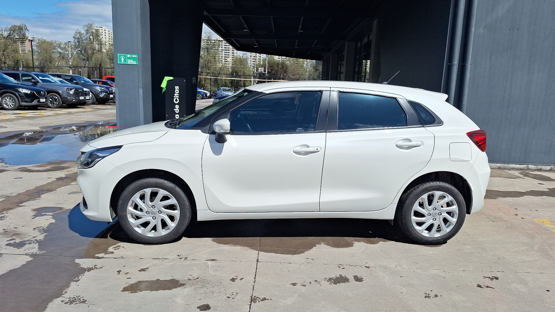 Suzuki Baleno — foto 2 de 15