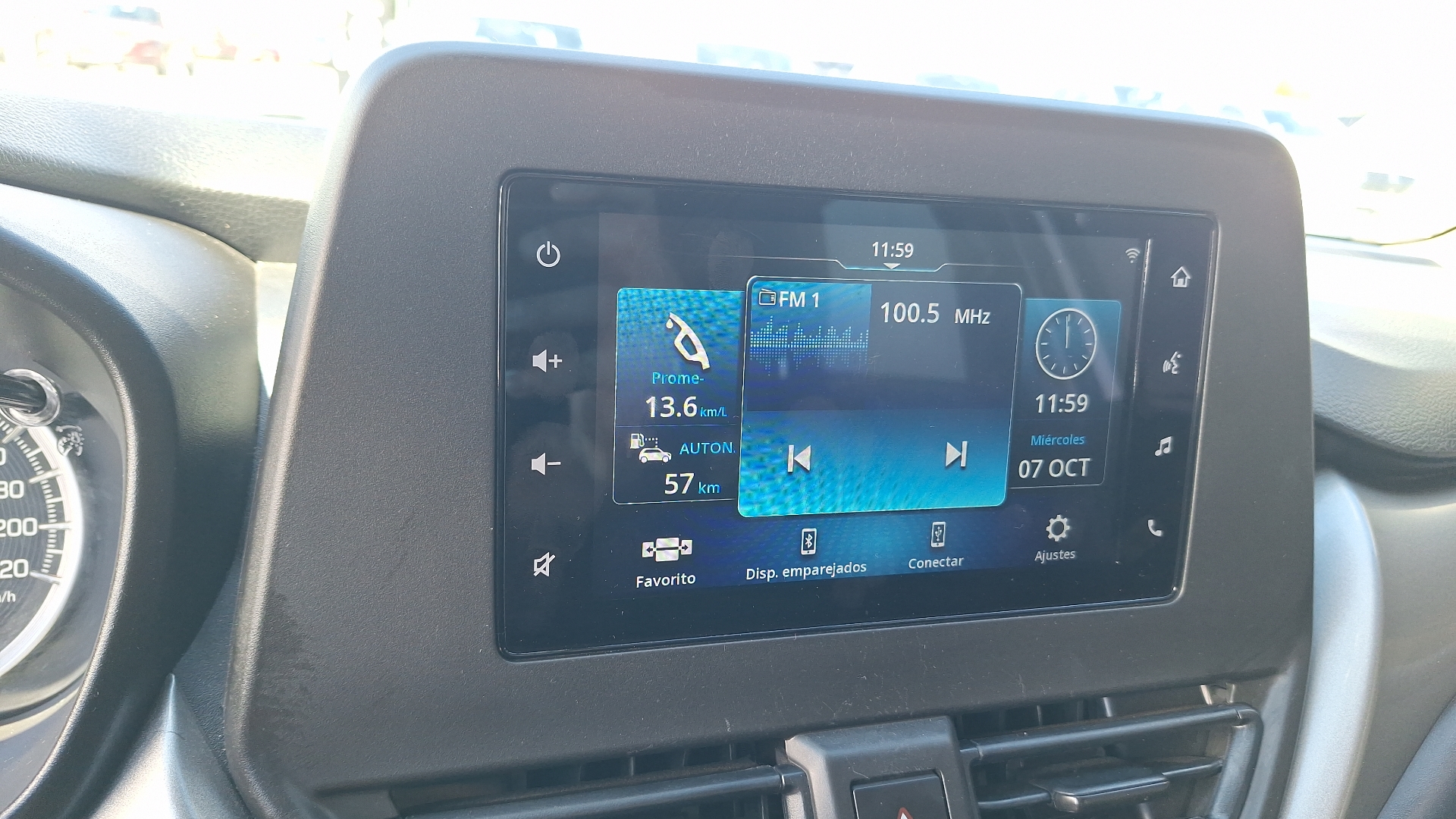 Suzuki Baleno — foto 10 de 15