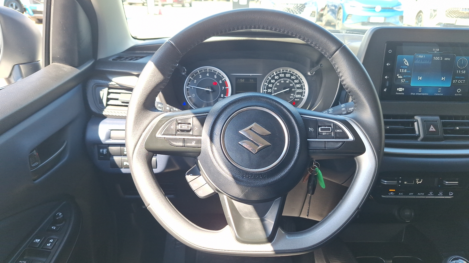 Suzuki Baleno — foto 8 de 15