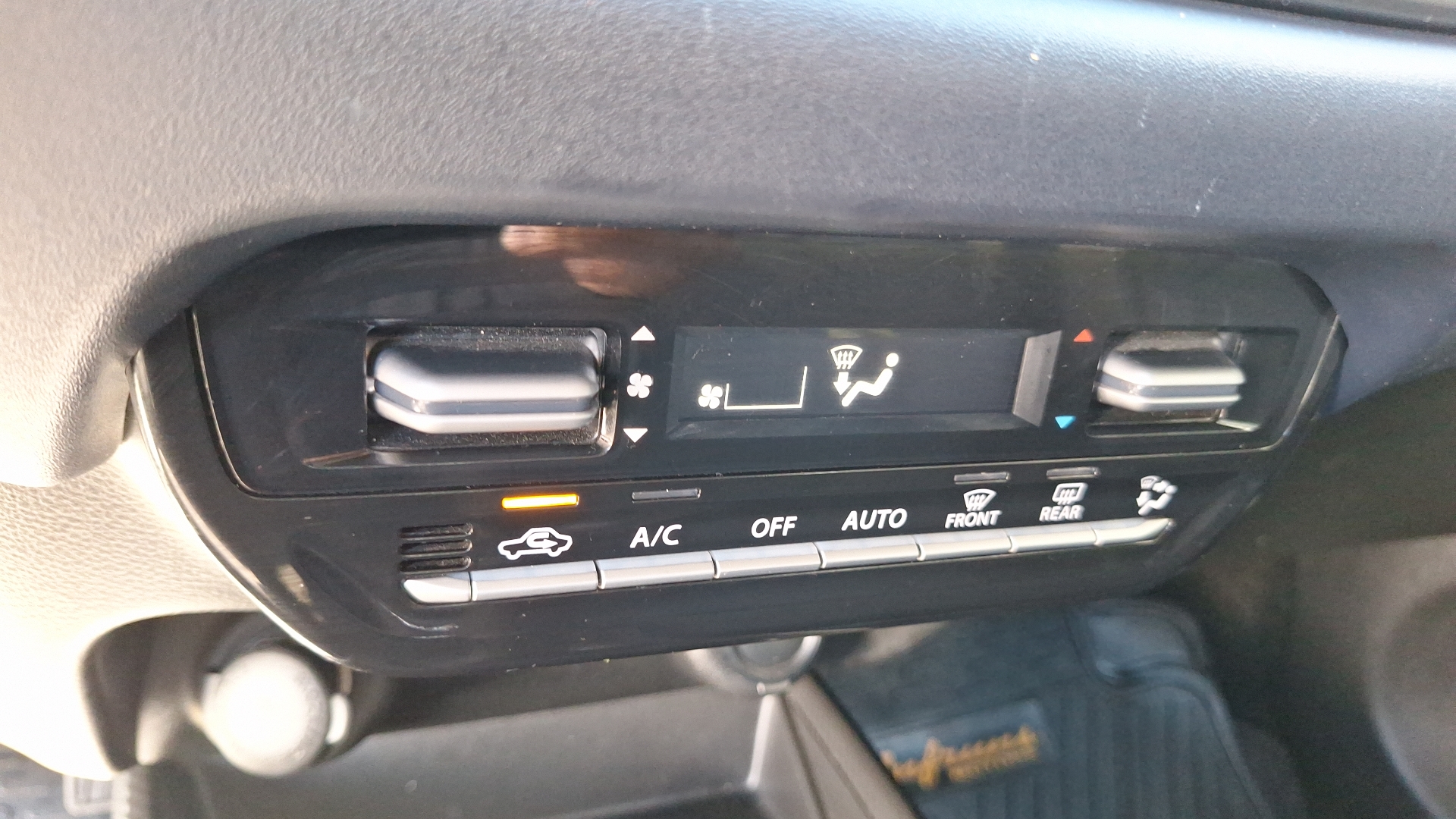 Suzuki Baleno — foto 15 de 15
