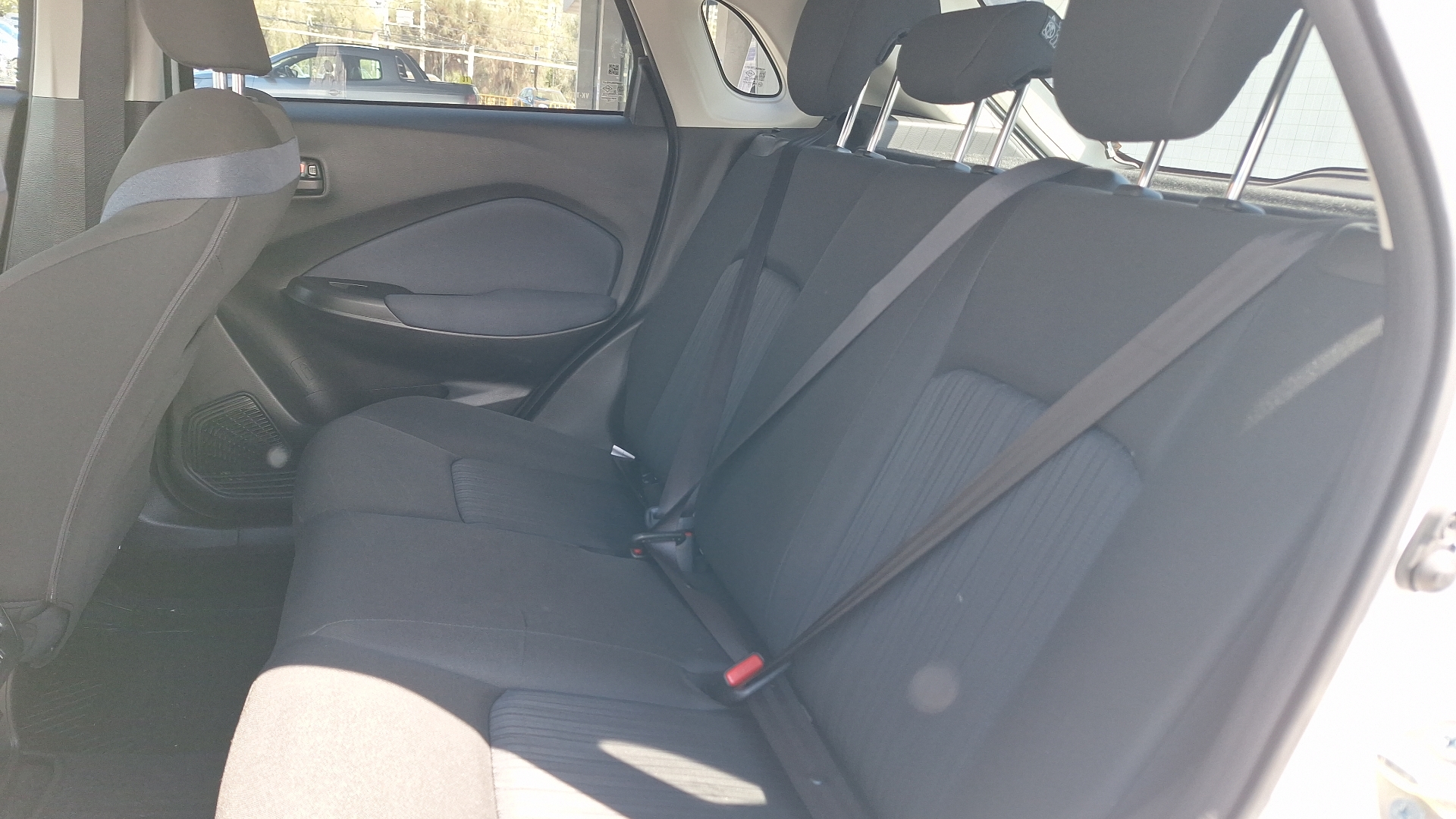 Suzuki Baleno — foto 13 de 15