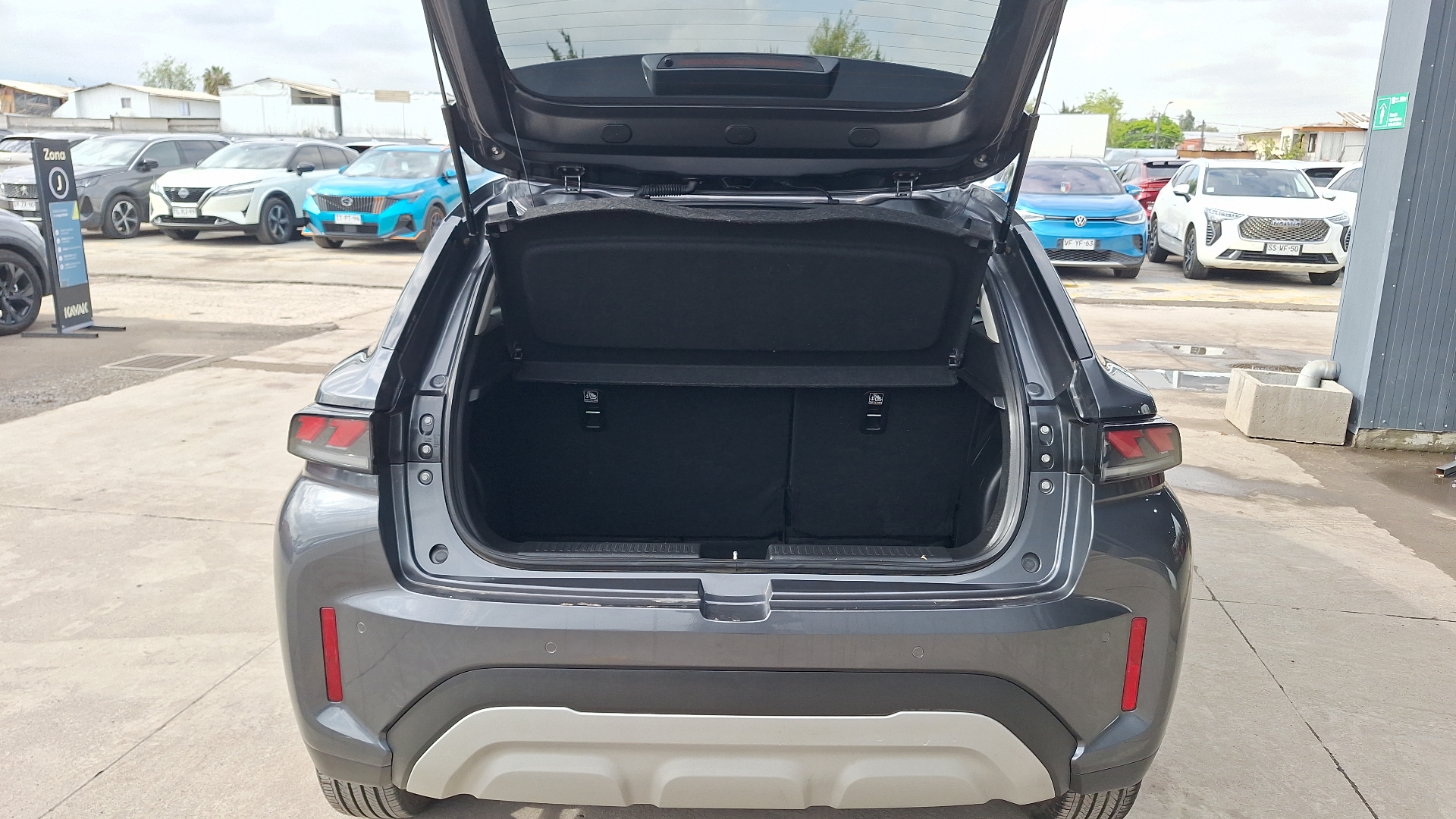Suzuki Fronx — foto 4 de 15