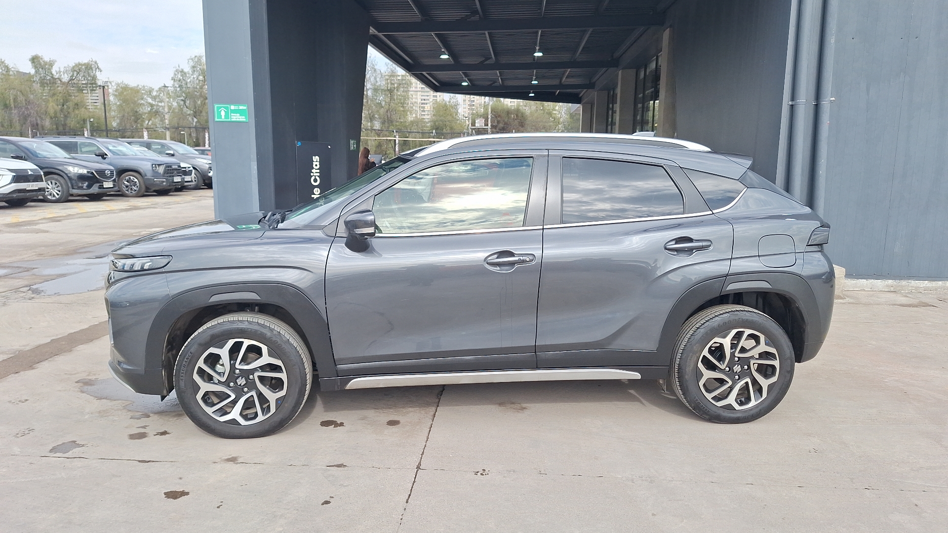 Suzuki Fronx — foto 2 de 15