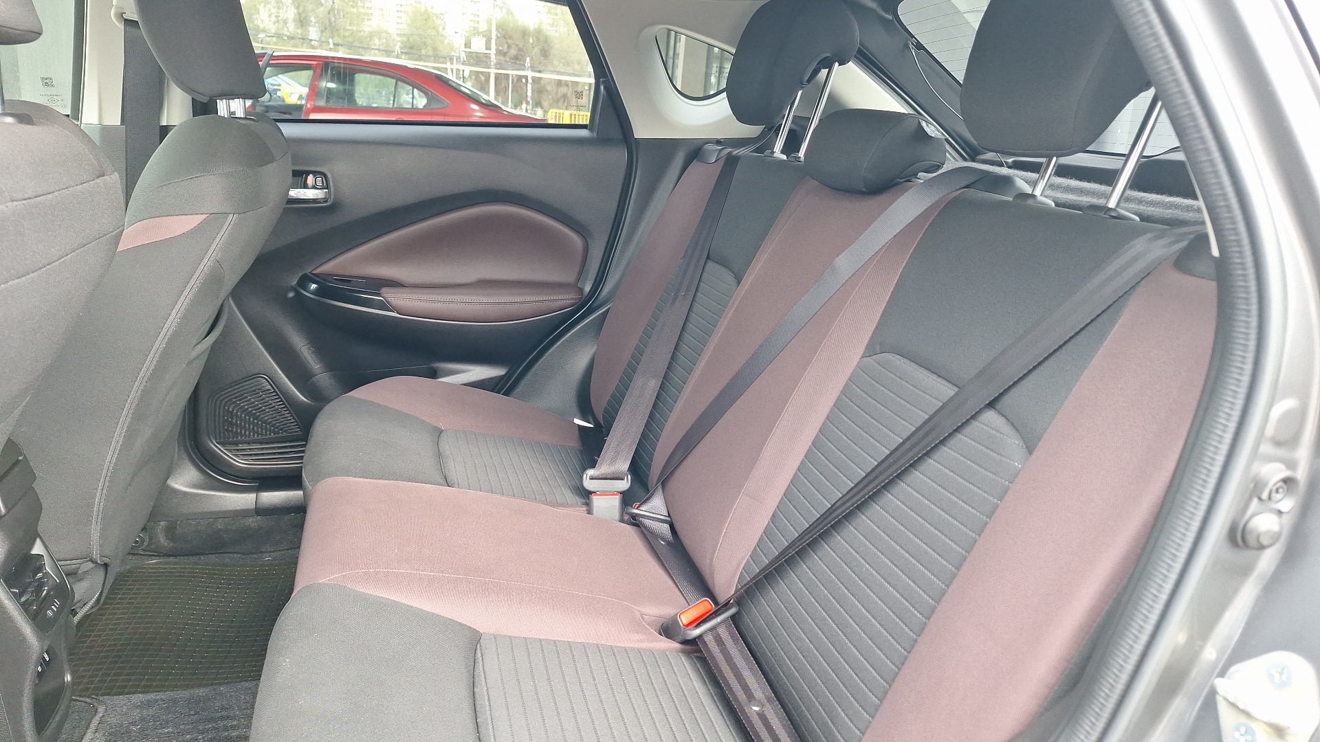 Suzuki Fronx — foto 13 de 15