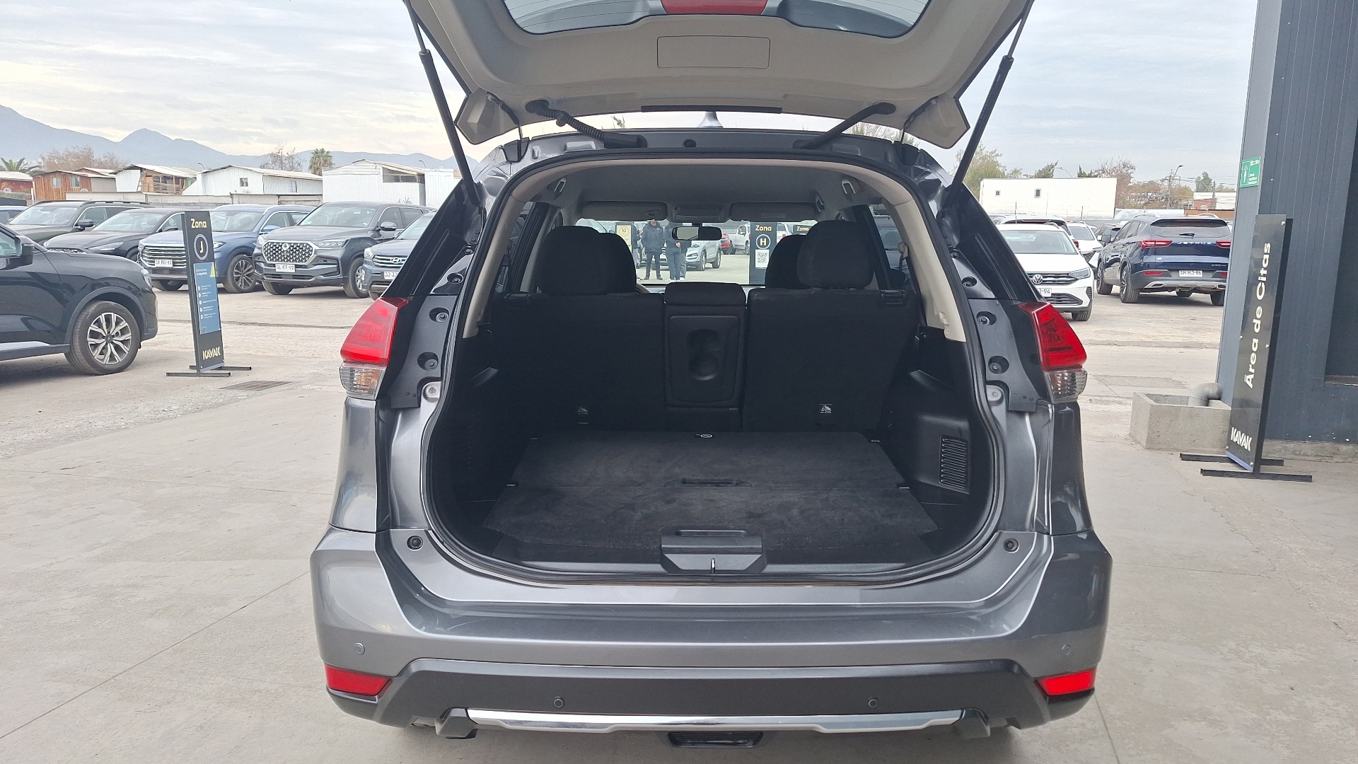 Nissan X-Trail — foto 4 de 16