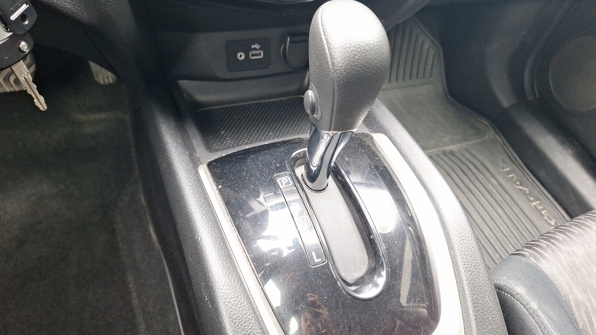 Nissan X-Trail — foto 11 de 16