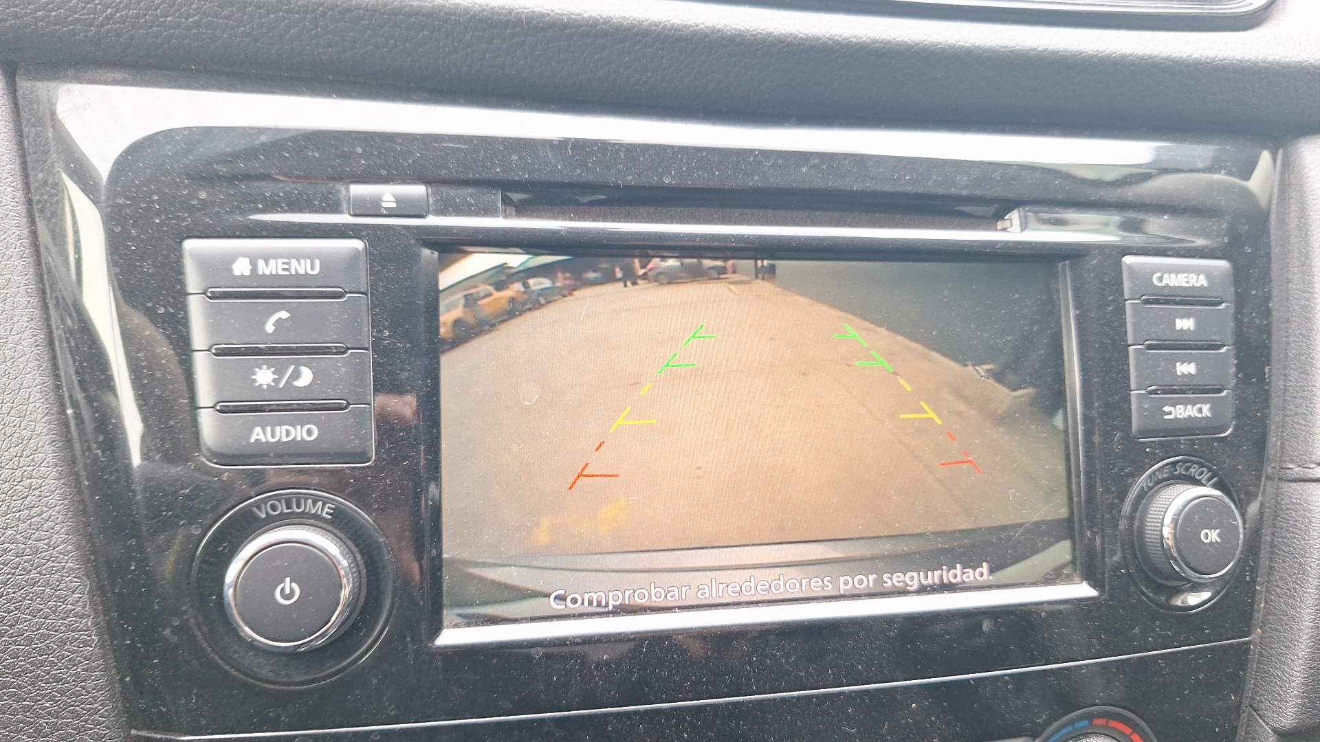 Nissan X-Trail — foto 12 de 16