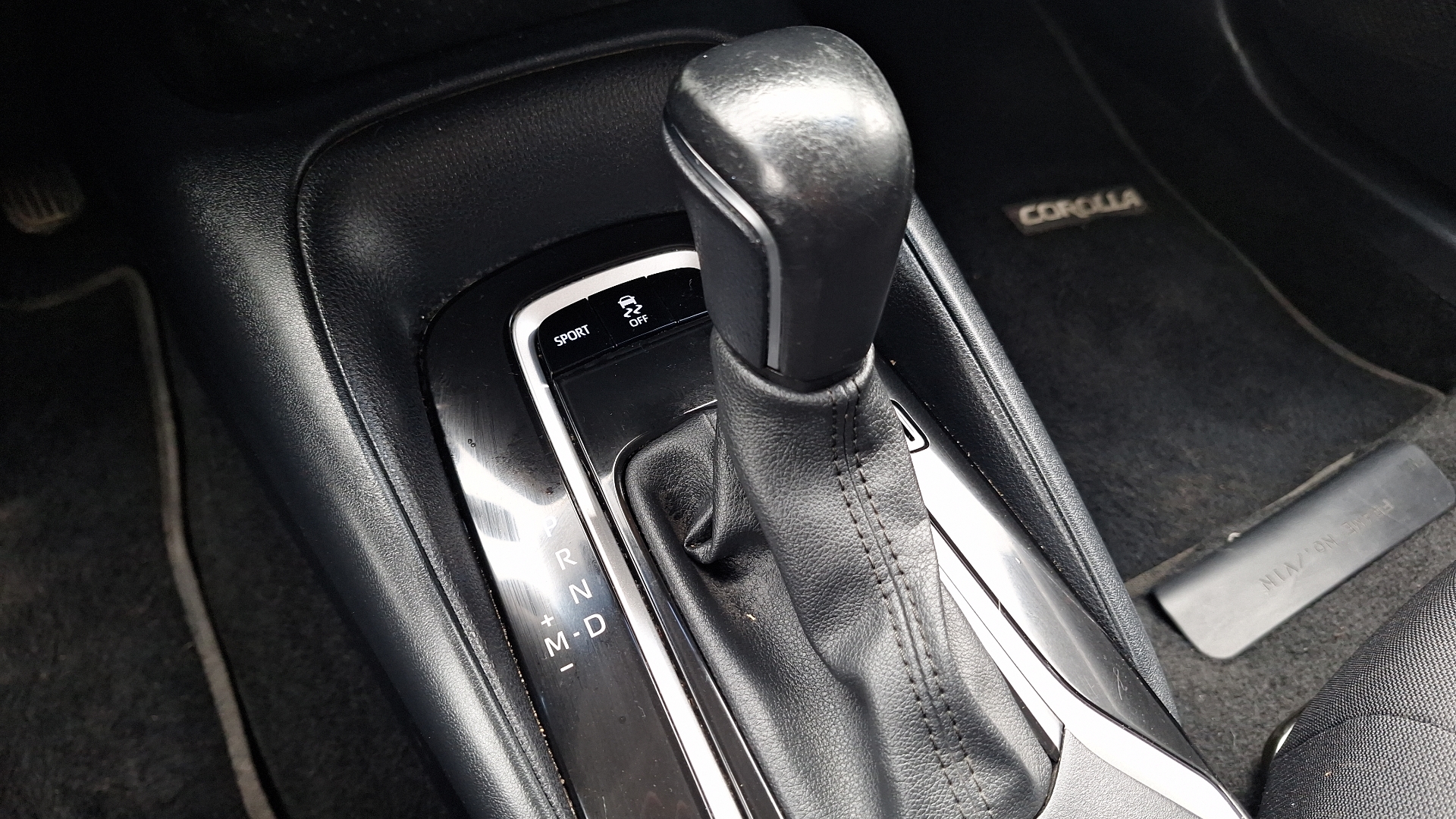 Toyota Corolla — foto 11 de 15