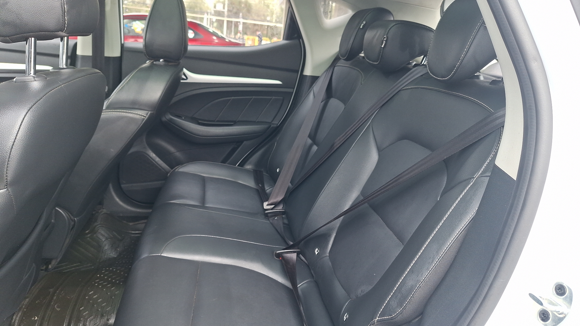 MG Zs — foto 14 de 16
