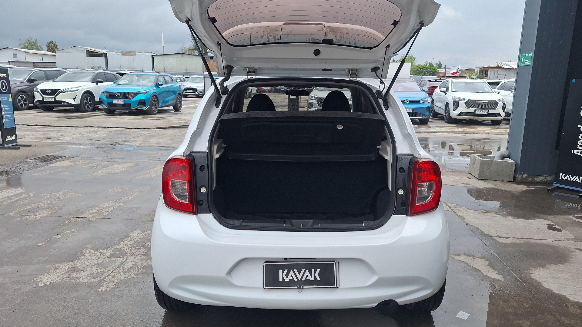 Nissan March — foto 4 de 15
