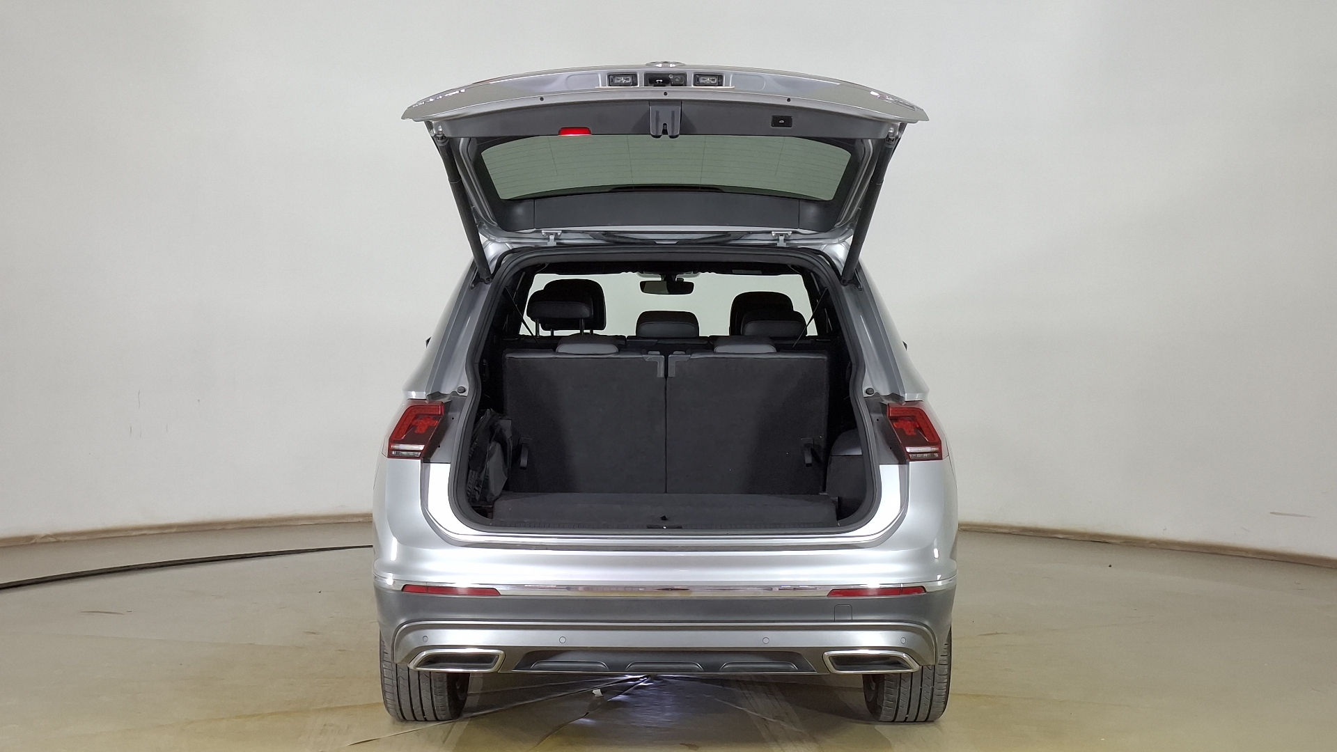 Volkswagen Tiguan — foto 6 de 18