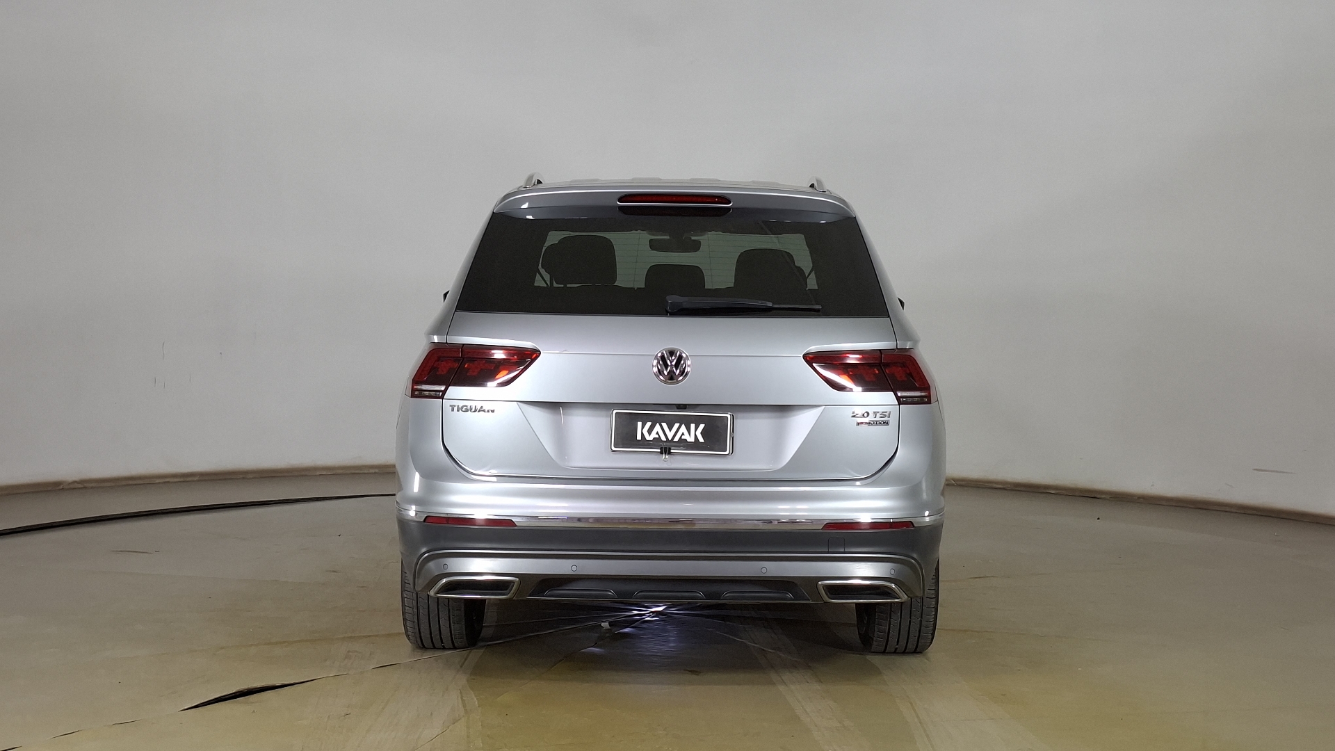 Volkswagen Tiguan — foto 5 de 18