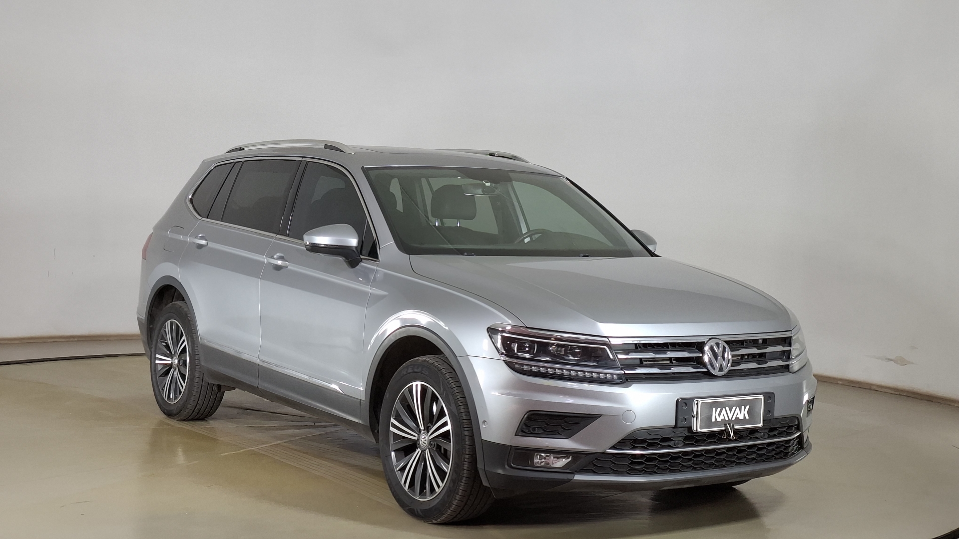 Volkswagen Tiguan — foto 3 de 18