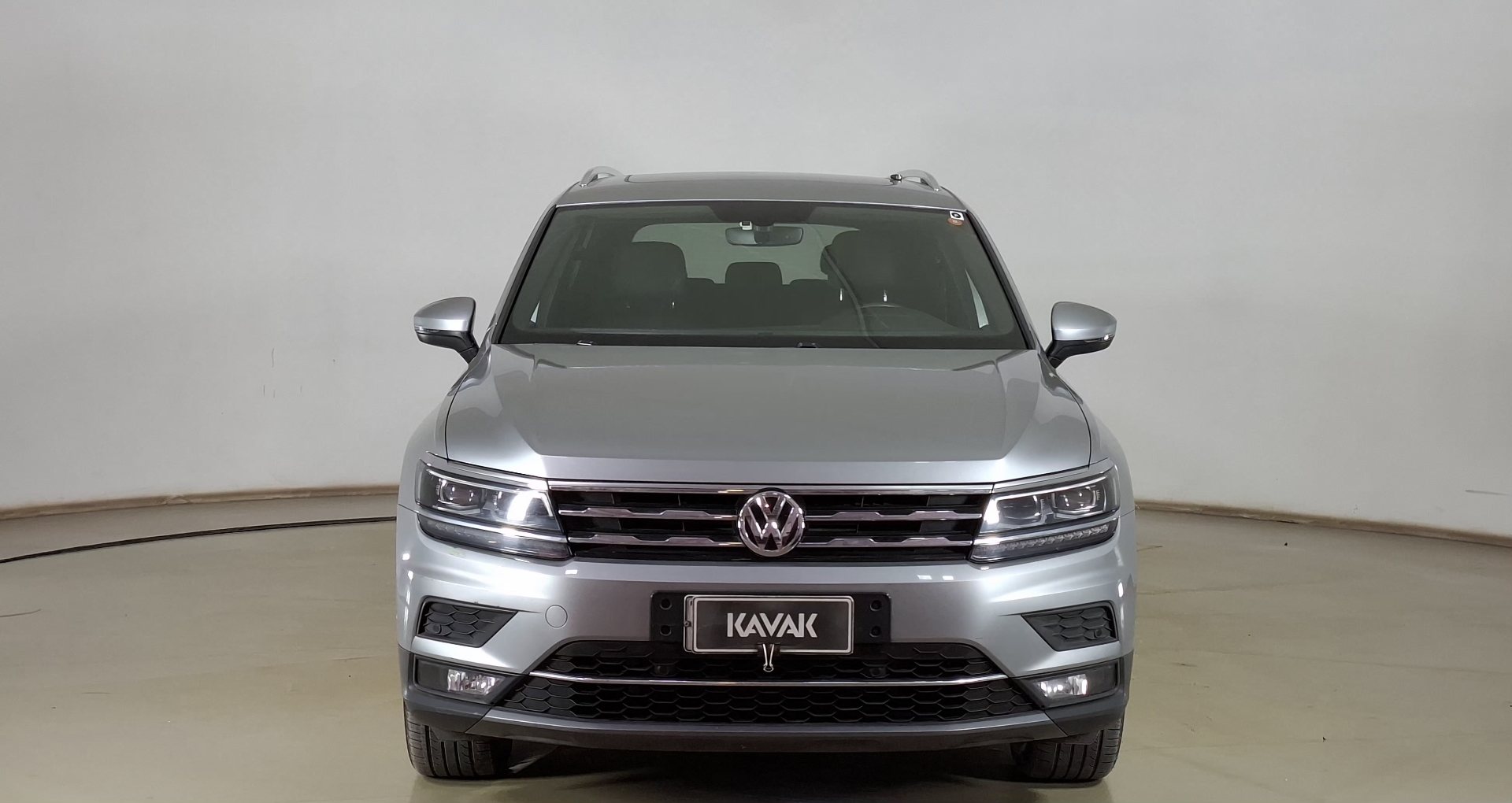 Volkswagen Tiguan — foto 2 de 18