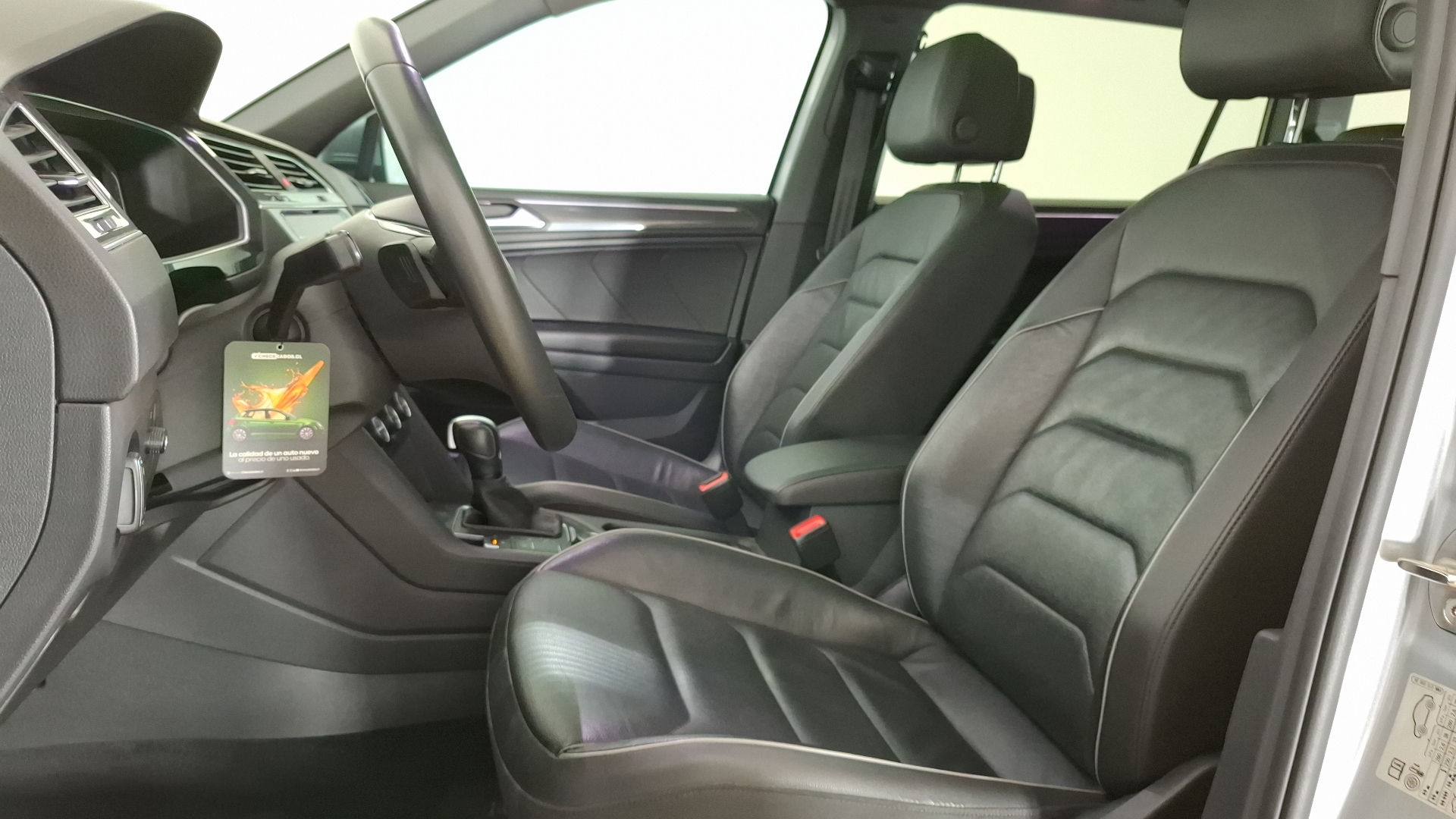 Volkswagen Tiguan — foto 14 de 18