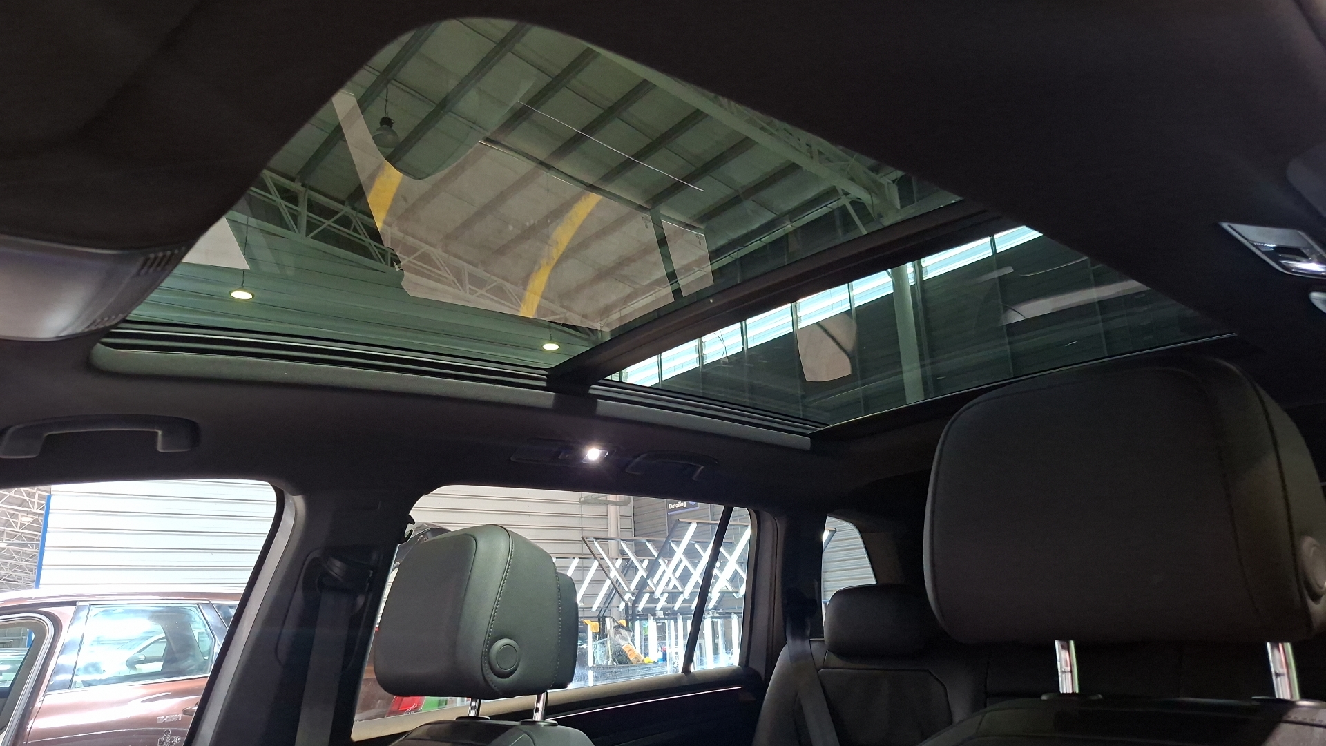 Volkswagen Tiguan — foto 13 de 18