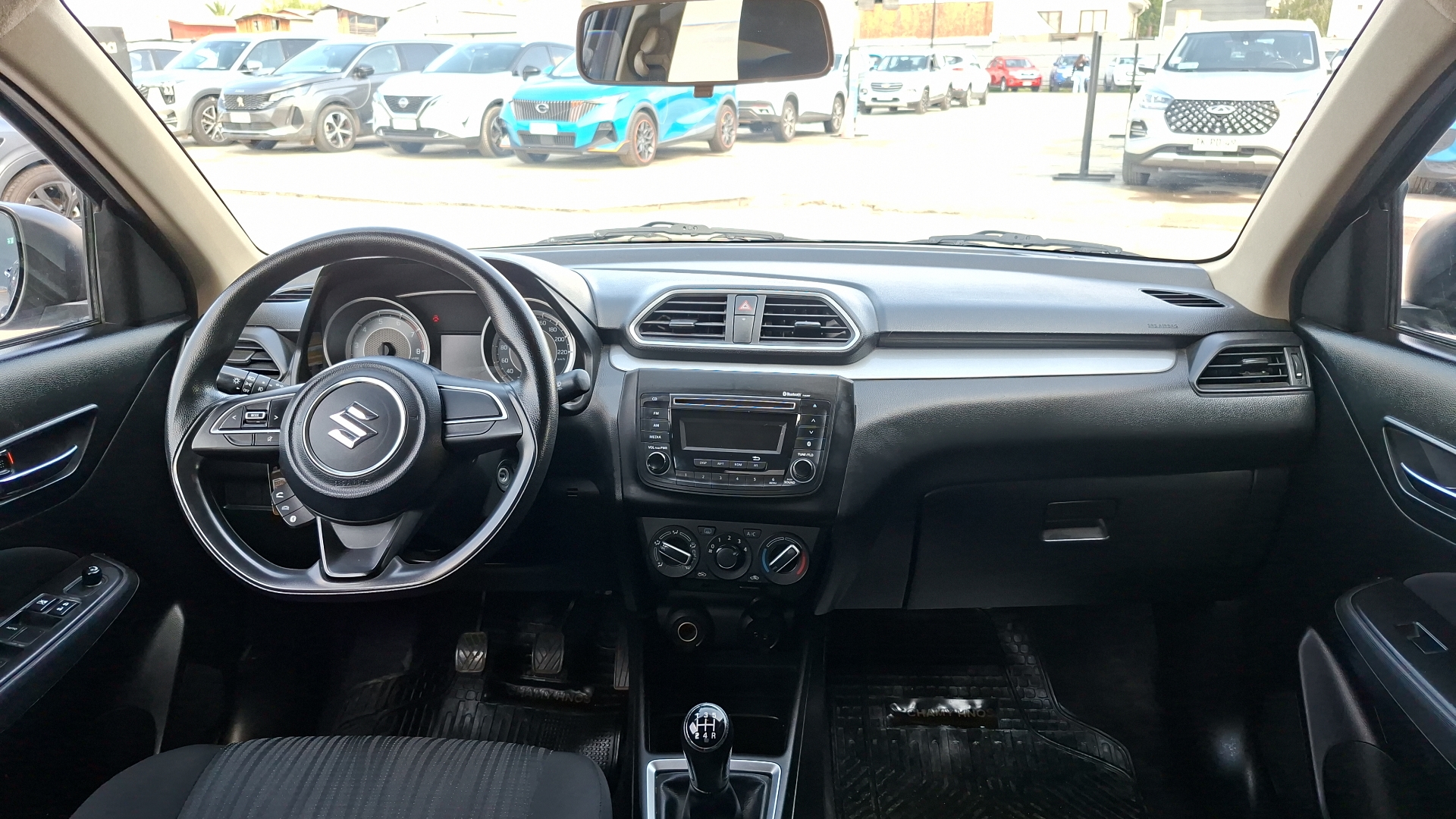 Suzuki Dzire — foto 6 de 14