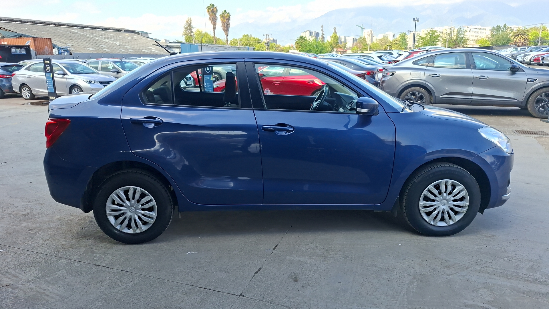 Suzuki Dzire — foto 5 de 14
