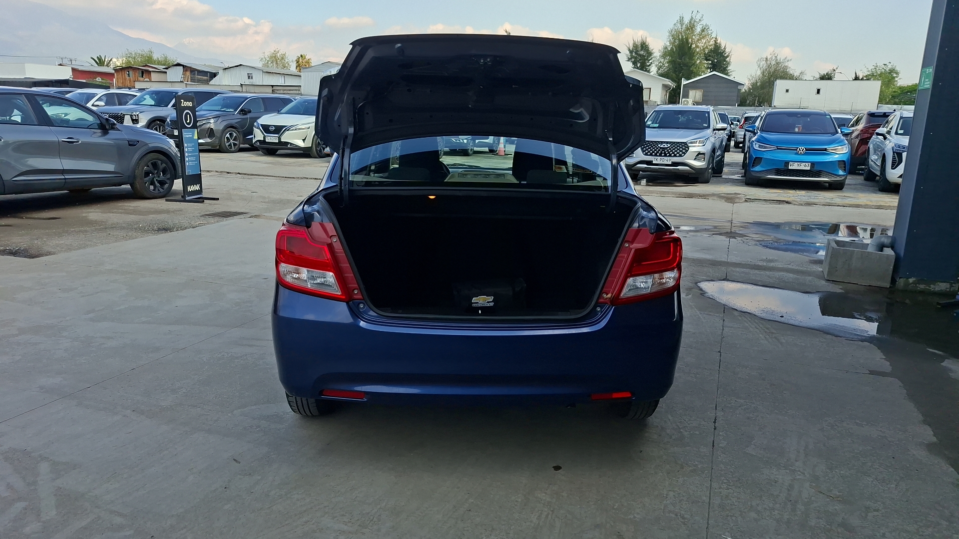 Suzuki Dzire — foto 4 de 14