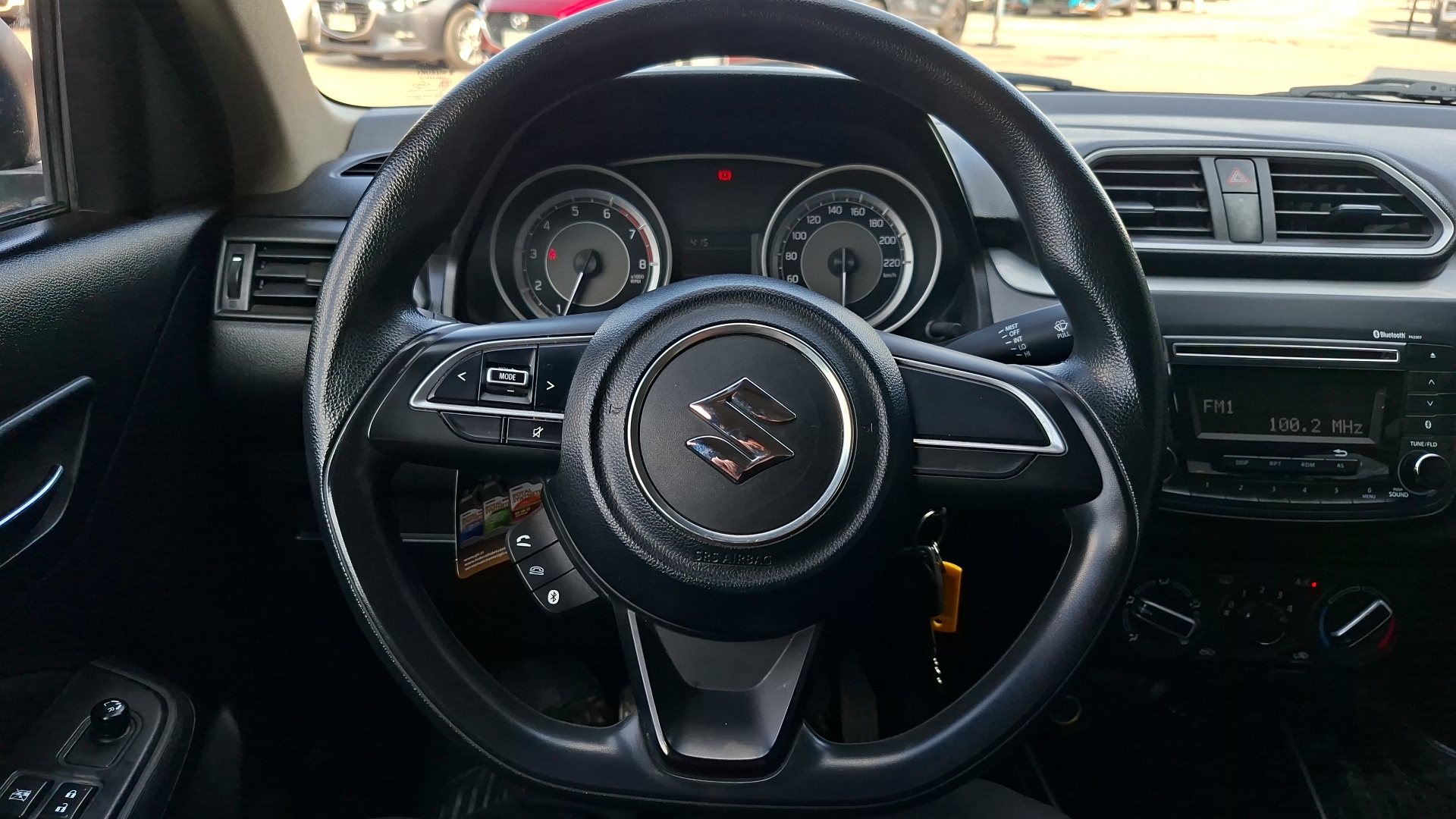Suzuki Dzire — foto 8 de 14