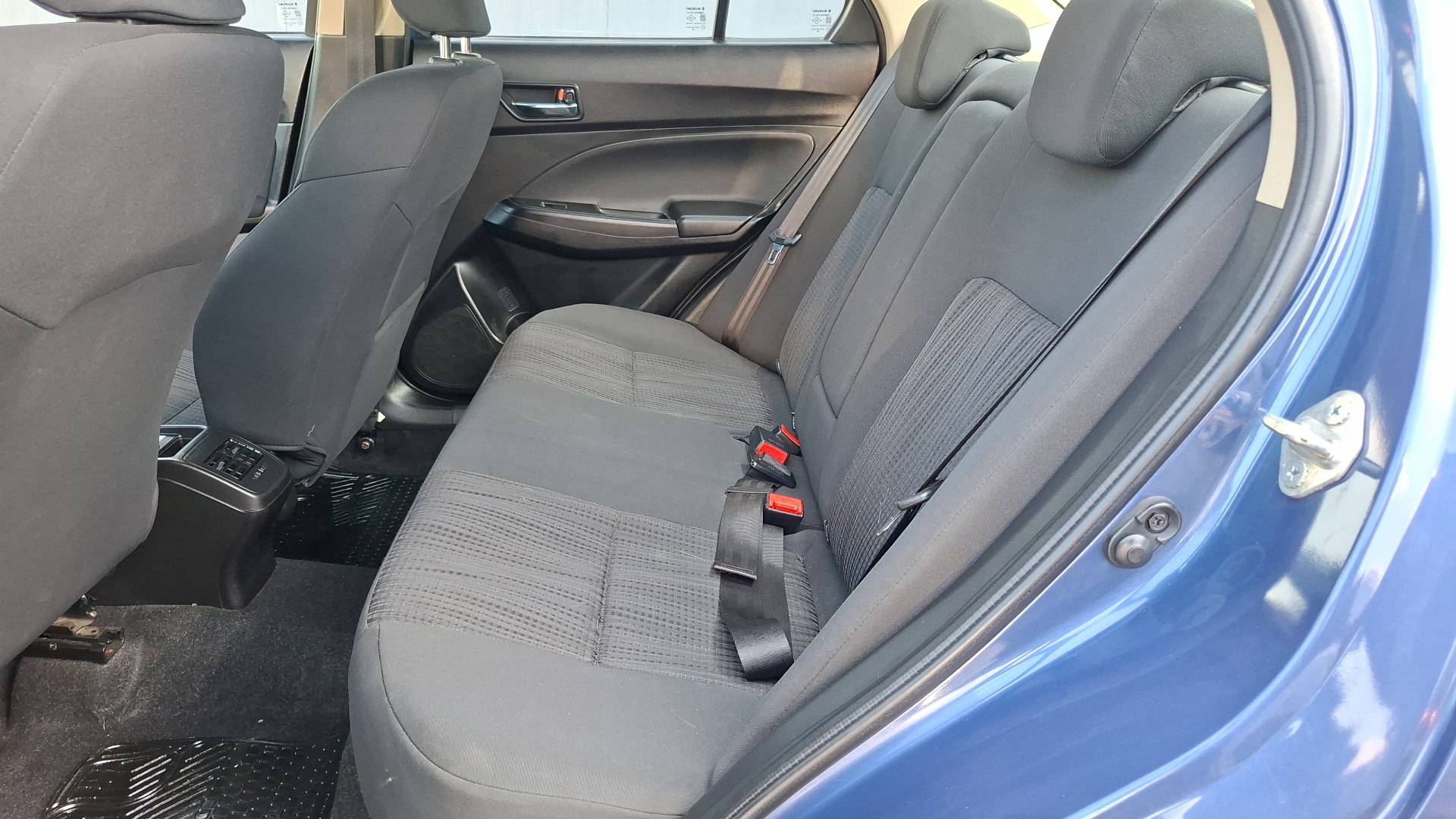 Suzuki Dzire — foto 13 de 14