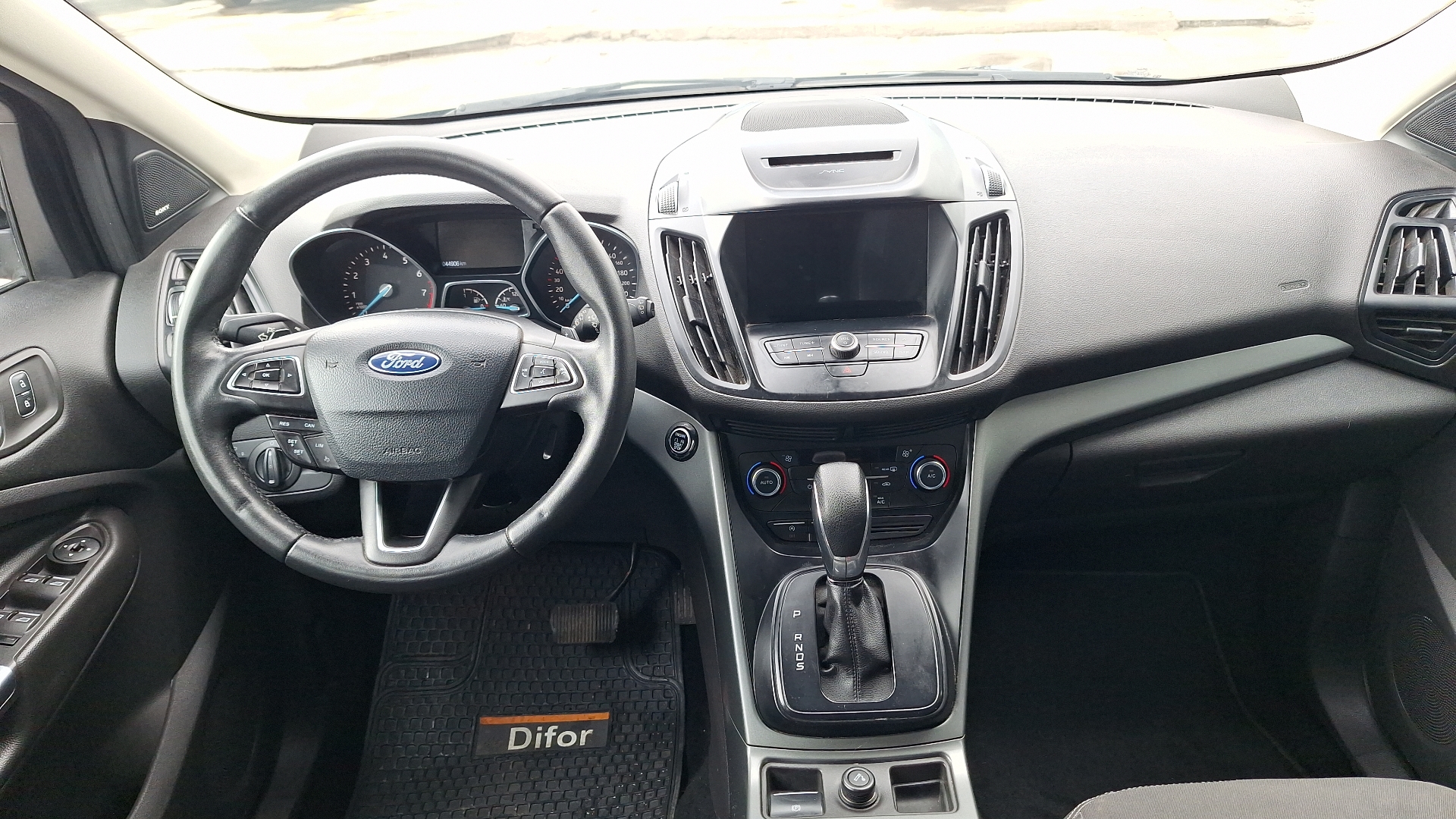 Ford Escape — foto 6 de 15