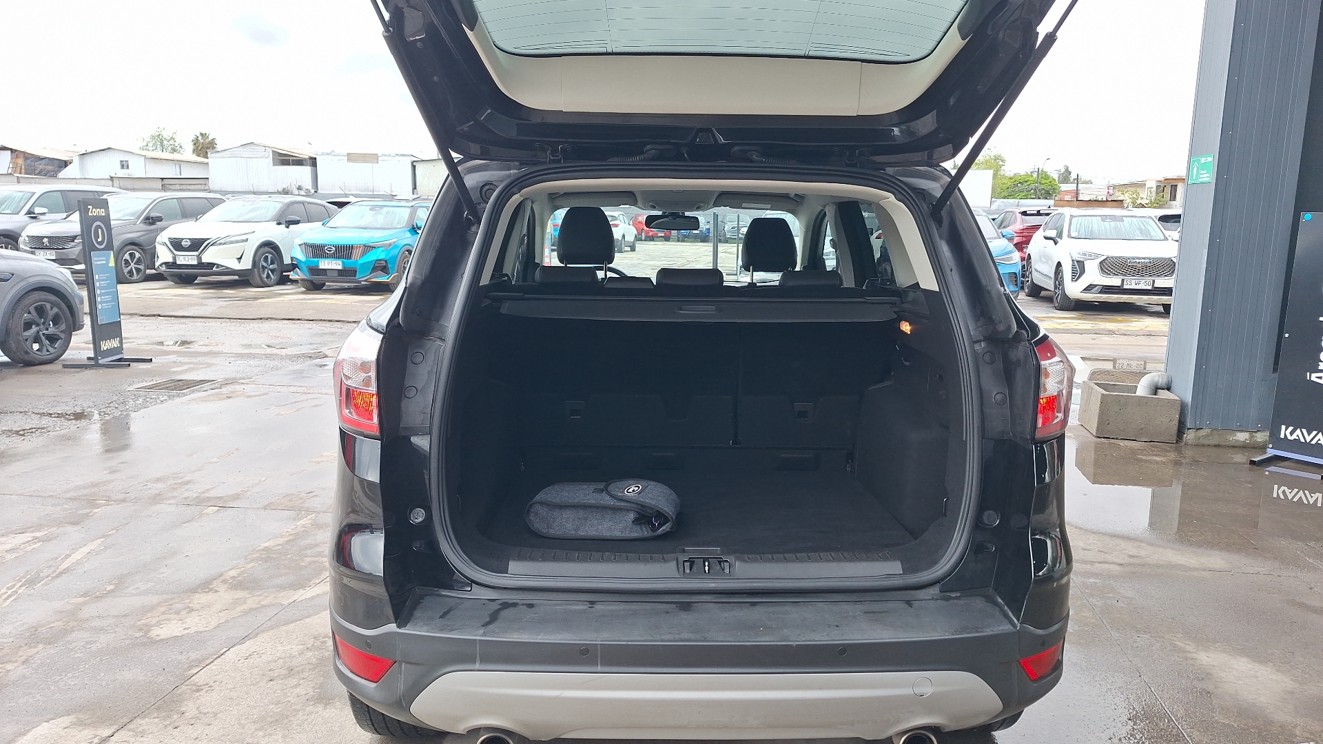 Ford Escape — foto 4 de 15