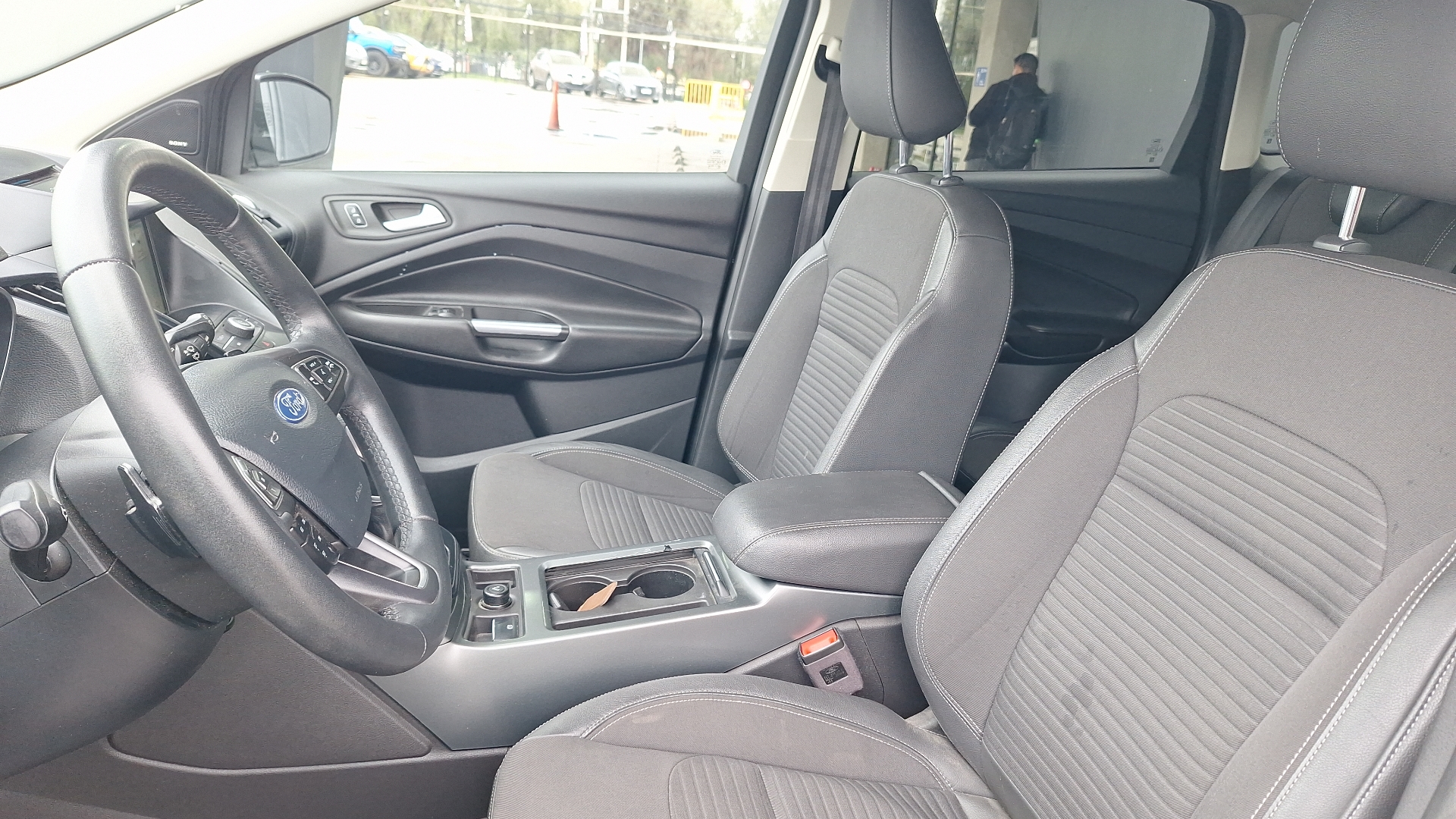 Ford Escape — foto 14 de 15