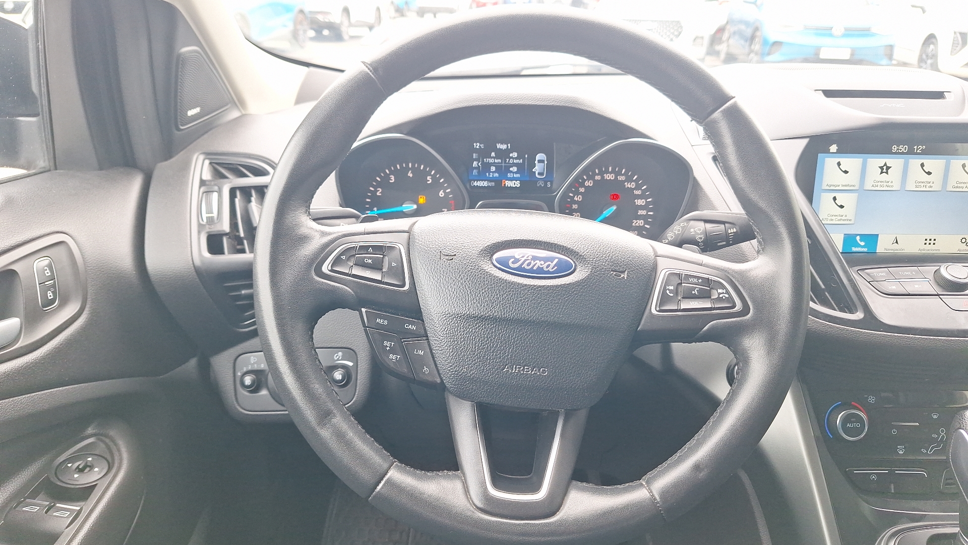 Ford Escape — foto 8 de 15
