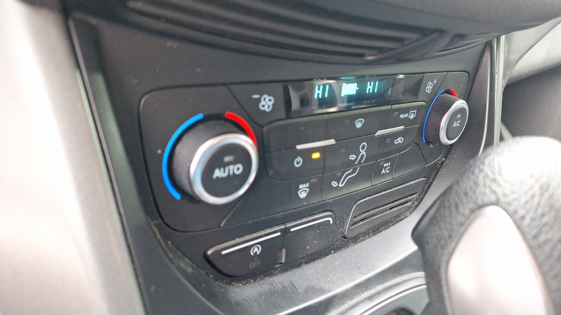 Ford Escape — foto 15 de 15