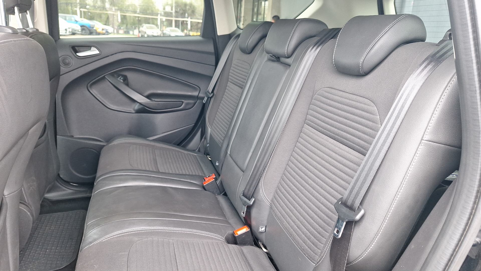 Ford Escape — foto 13 de 15