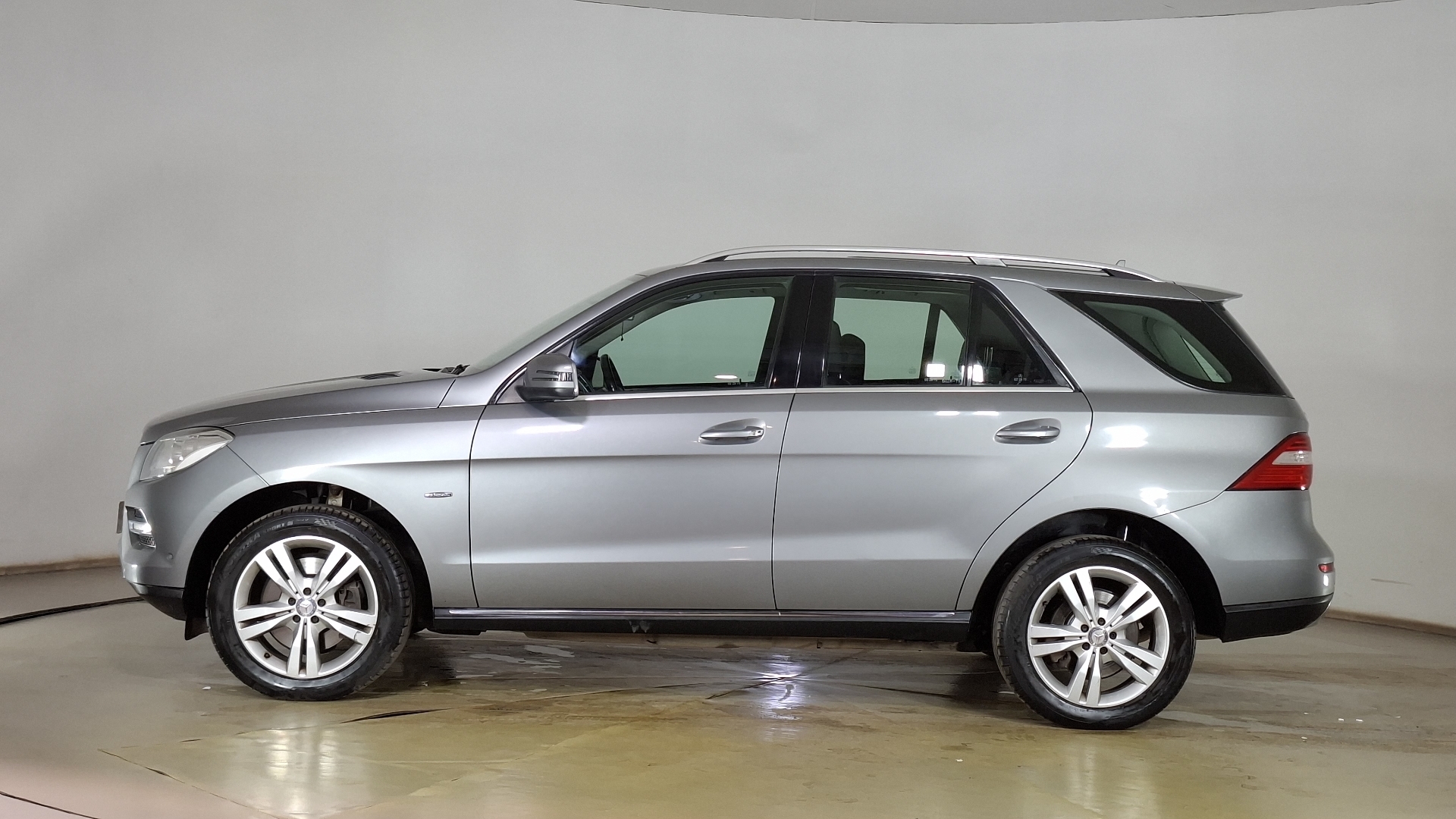 Mercedes-Benz Ml — foto 7 de 15