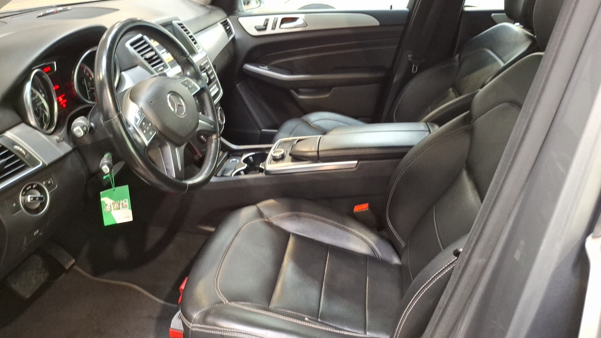 Mercedes-Benz Ml — foto 13 de 15