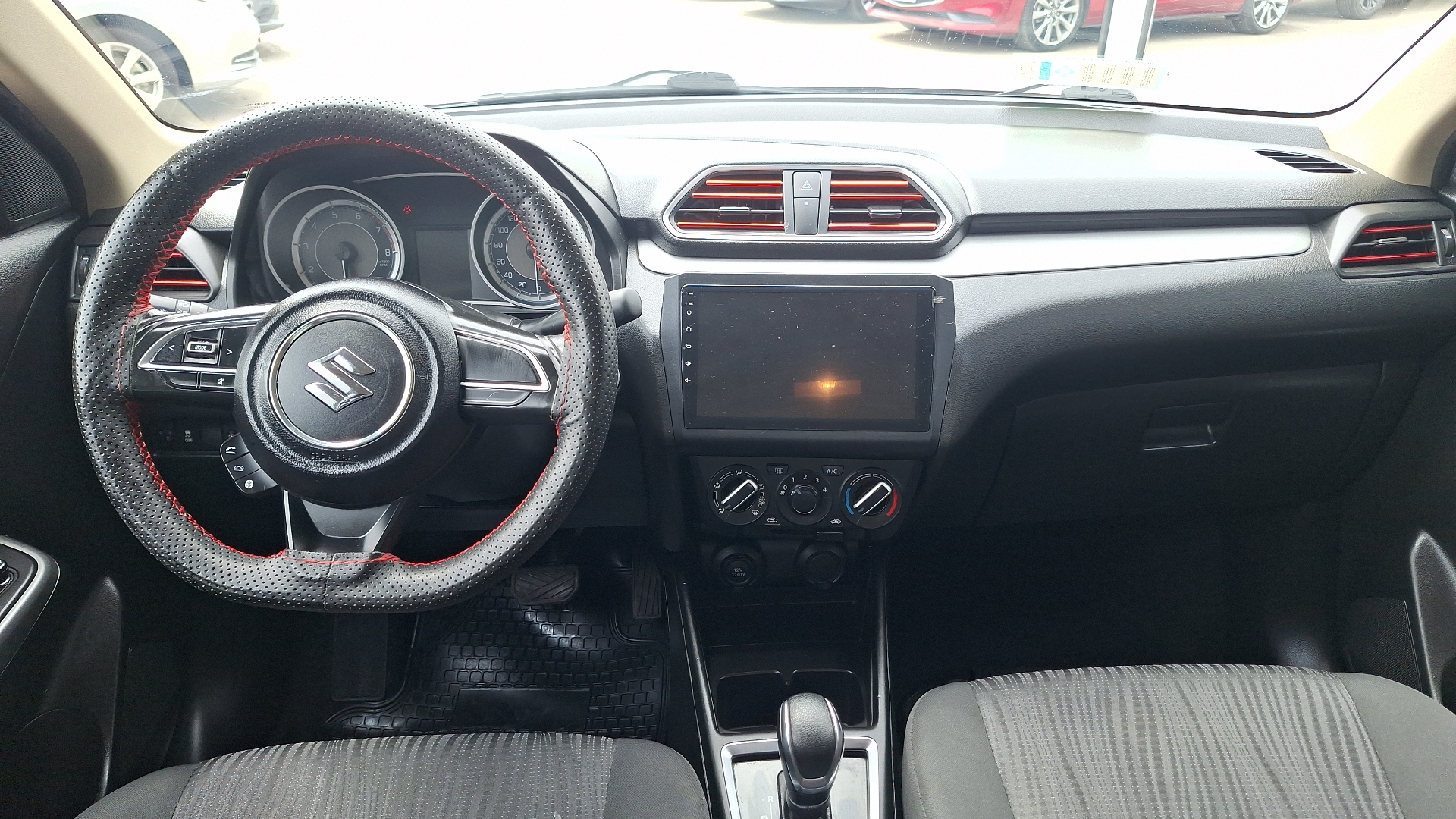 Suzuki Dzire — foto 6 de 15