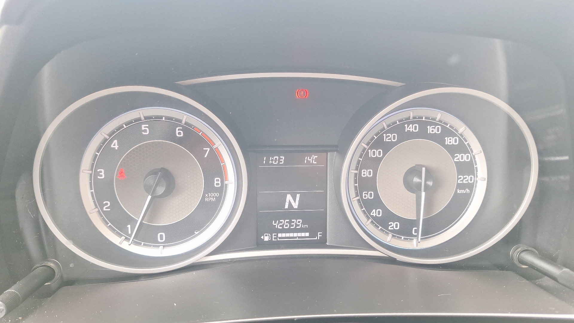 Suzuki Dzire — foto 9 de 15