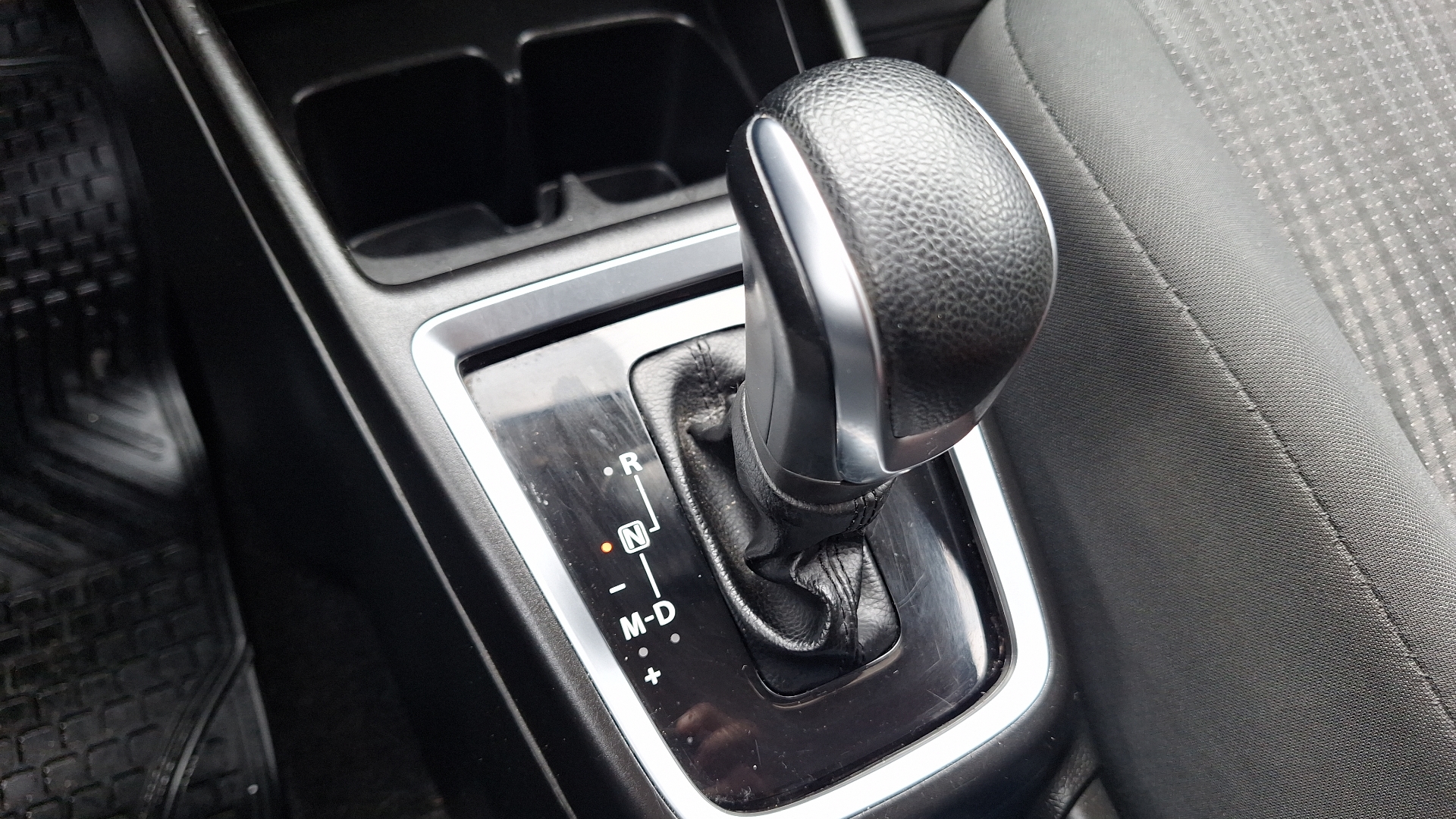 Suzuki Dzire — foto 11 de 15