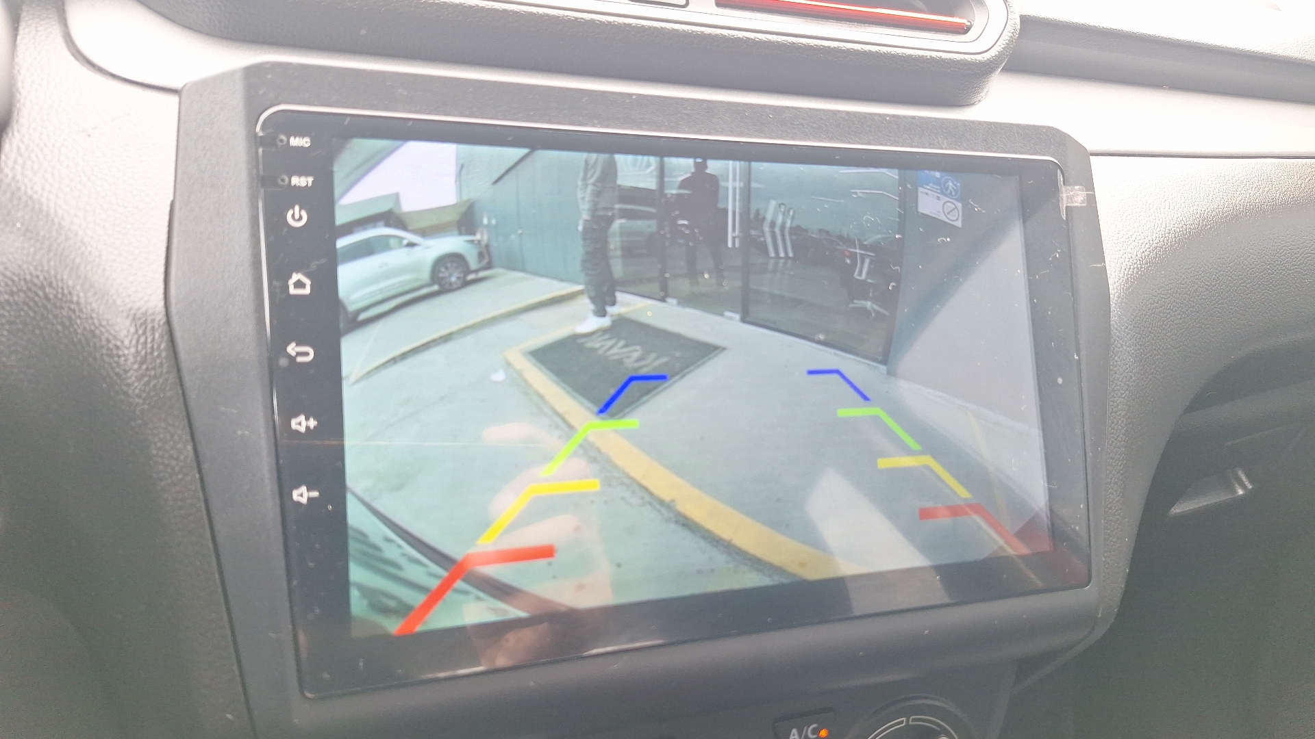 Suzuki Dzire — foto 12 de 15