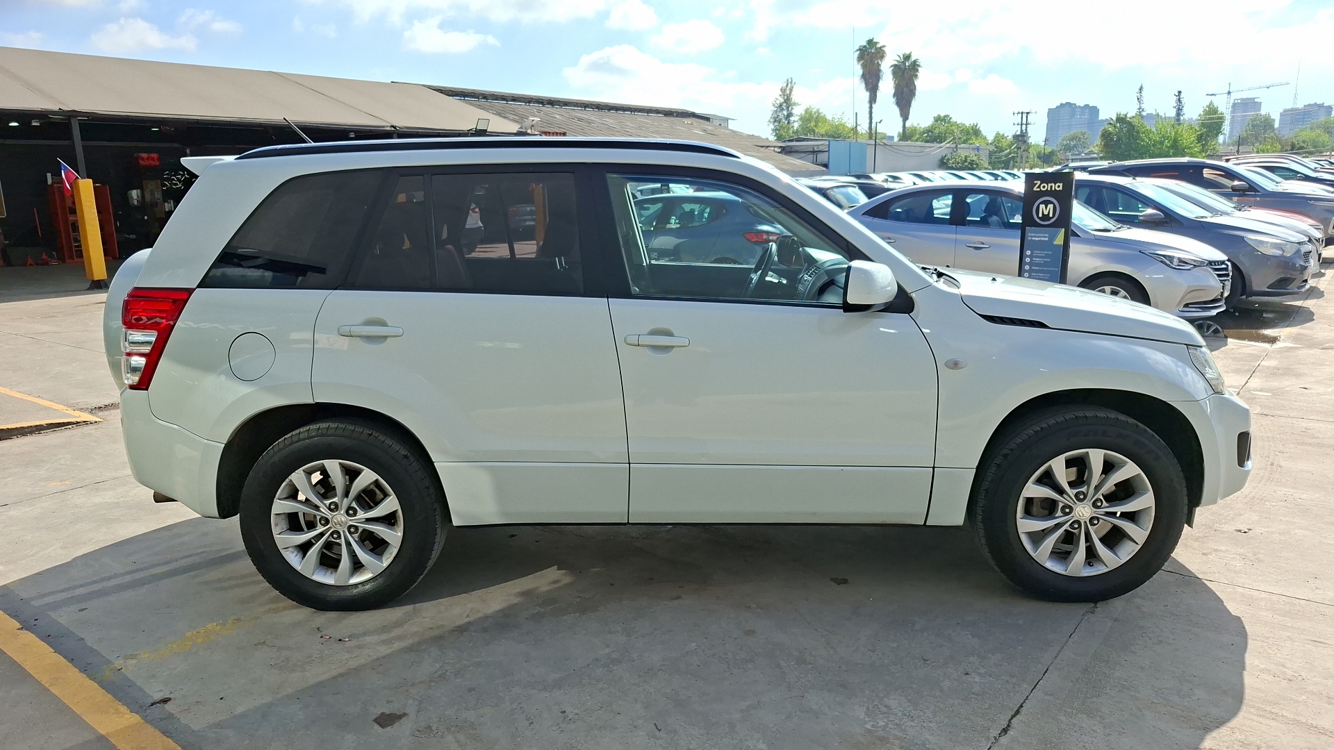Suzuki Grandnomade — foto 5 de 15
