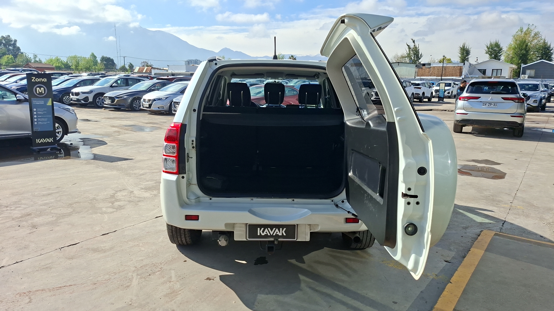 Suzuki Grandnomade — foto 4 de 15