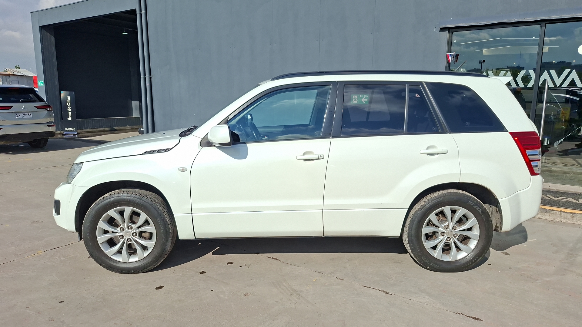 Suzuki Grandnomade — foto 2 de 15