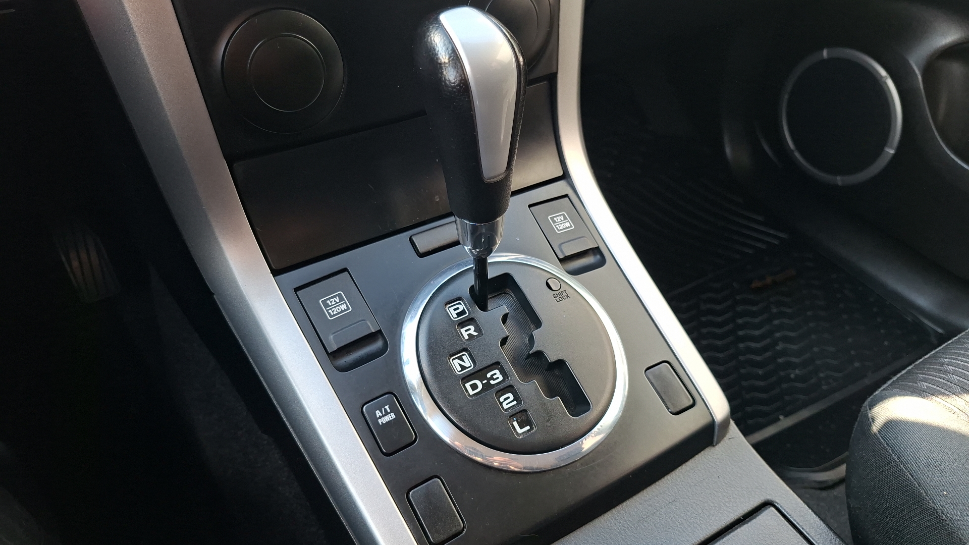 Suzuki Grandnomade — foto 11 de 15