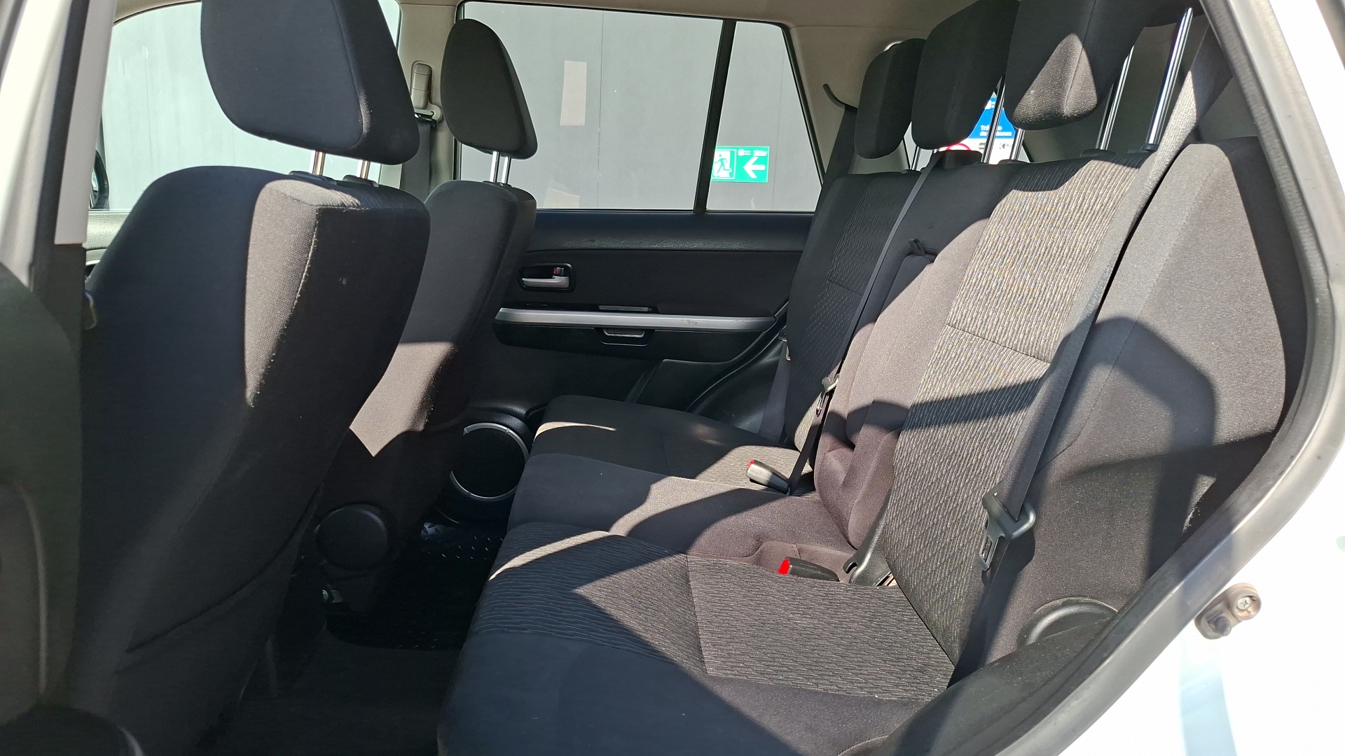 Suzuki Grandnomade — foto 13 de 15