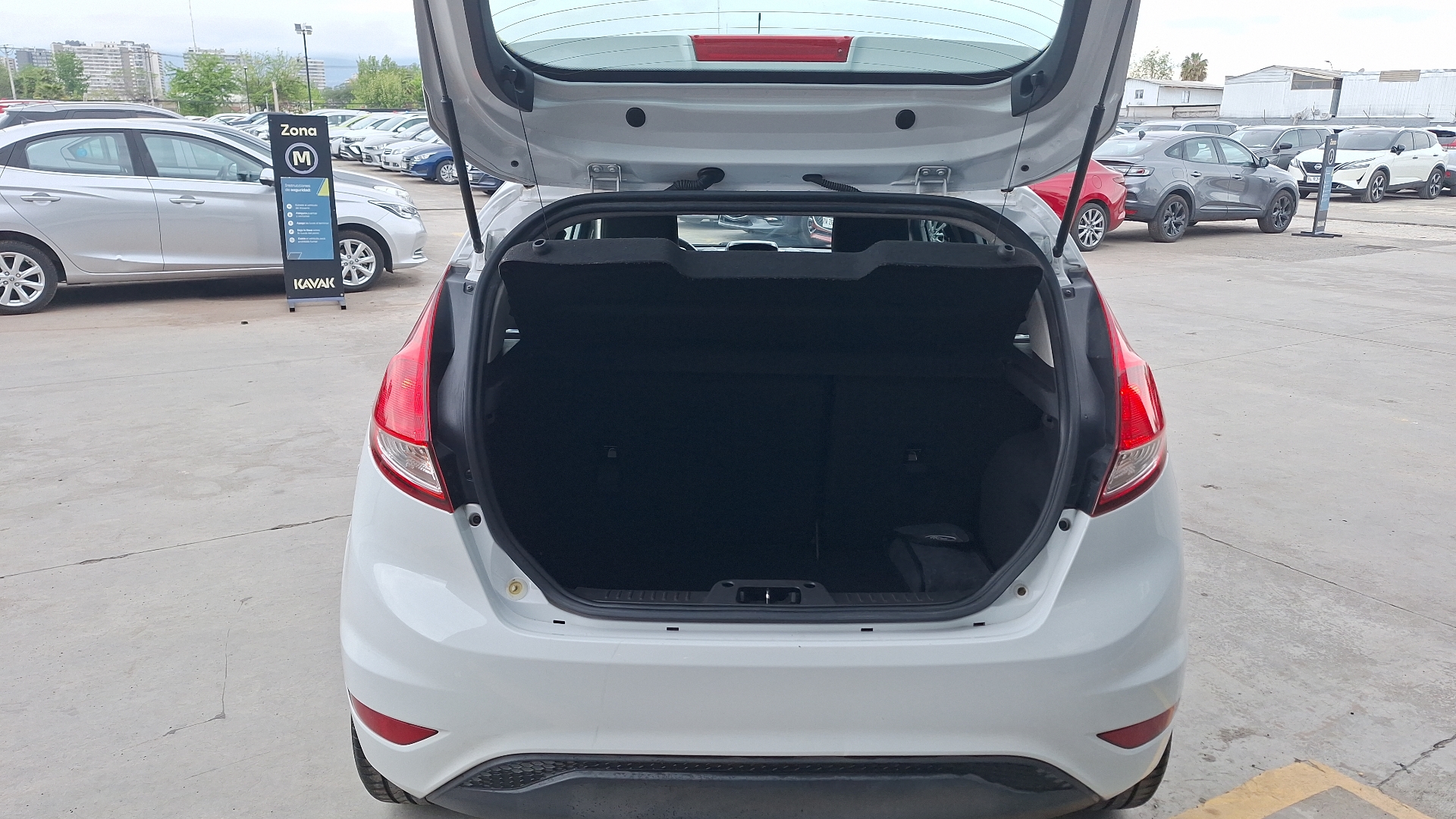 Ford Fiesta — foto 4 de 14