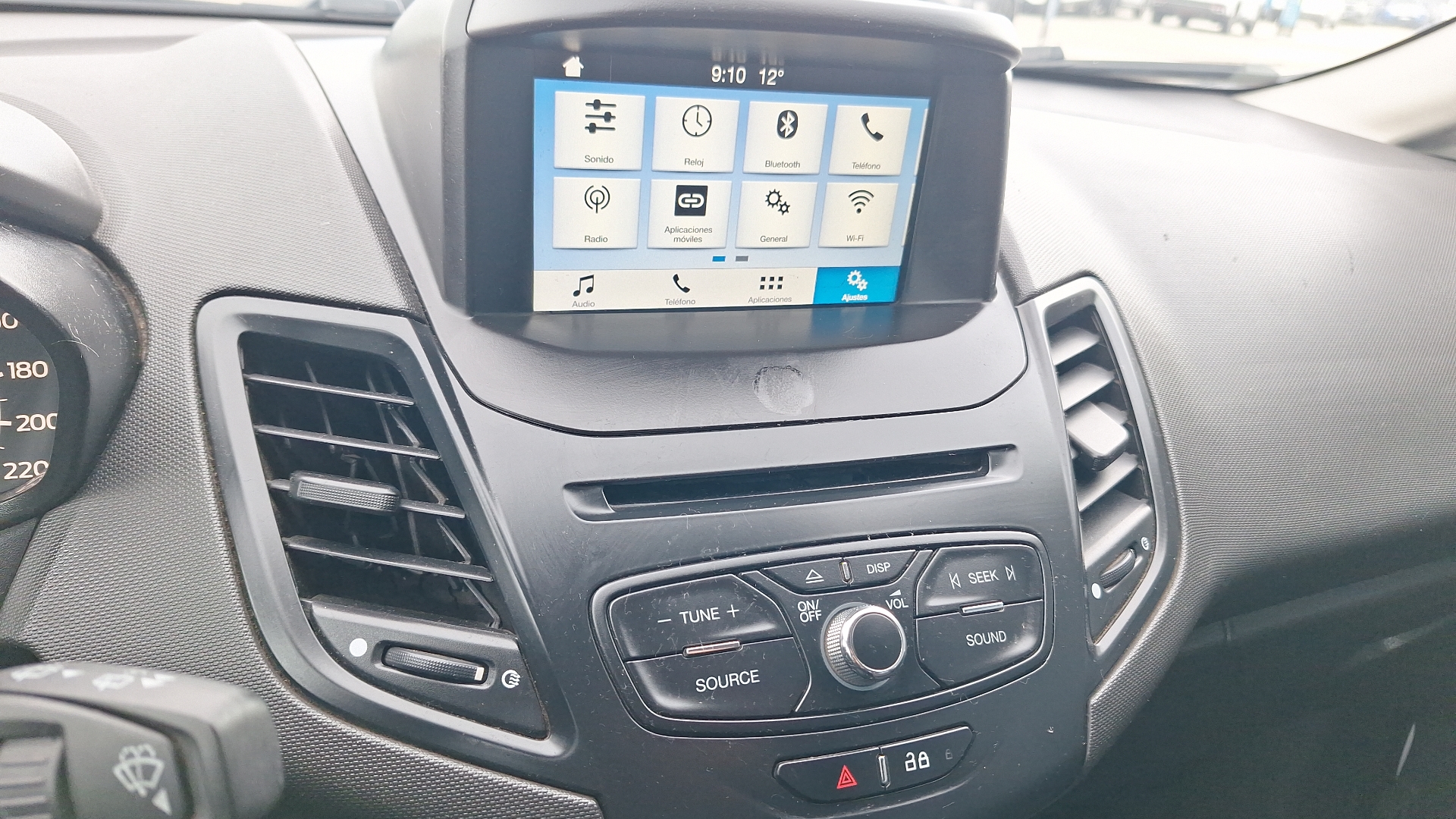 Ford Fiesta — foto 10 de 14