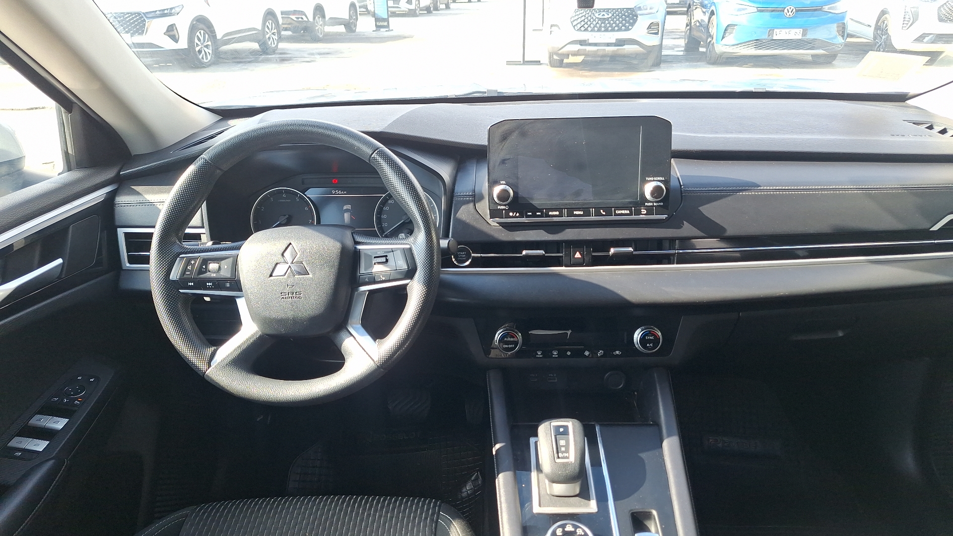 Mitsubishi Outlander — foto 6 de 15