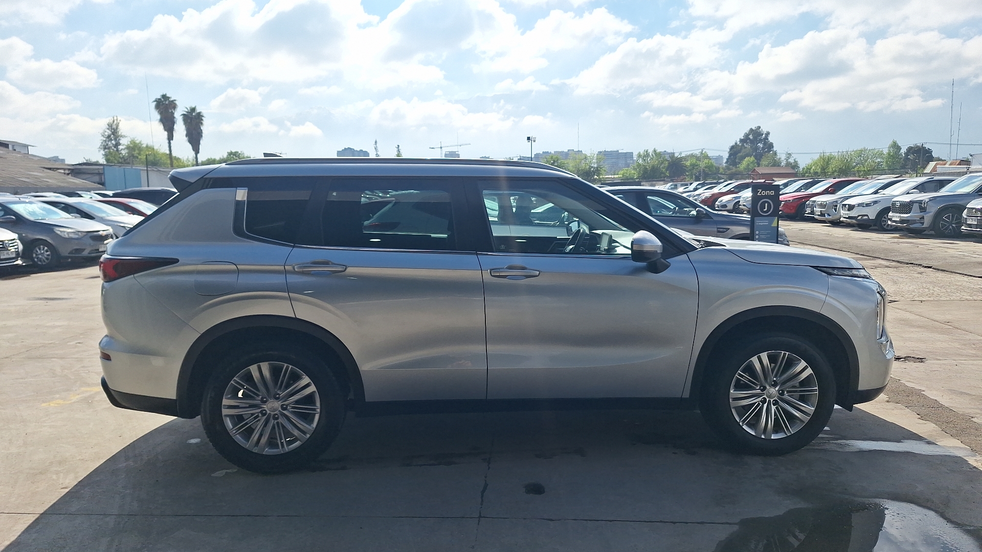 Mitsubishi Outlander — foto 5 de 15