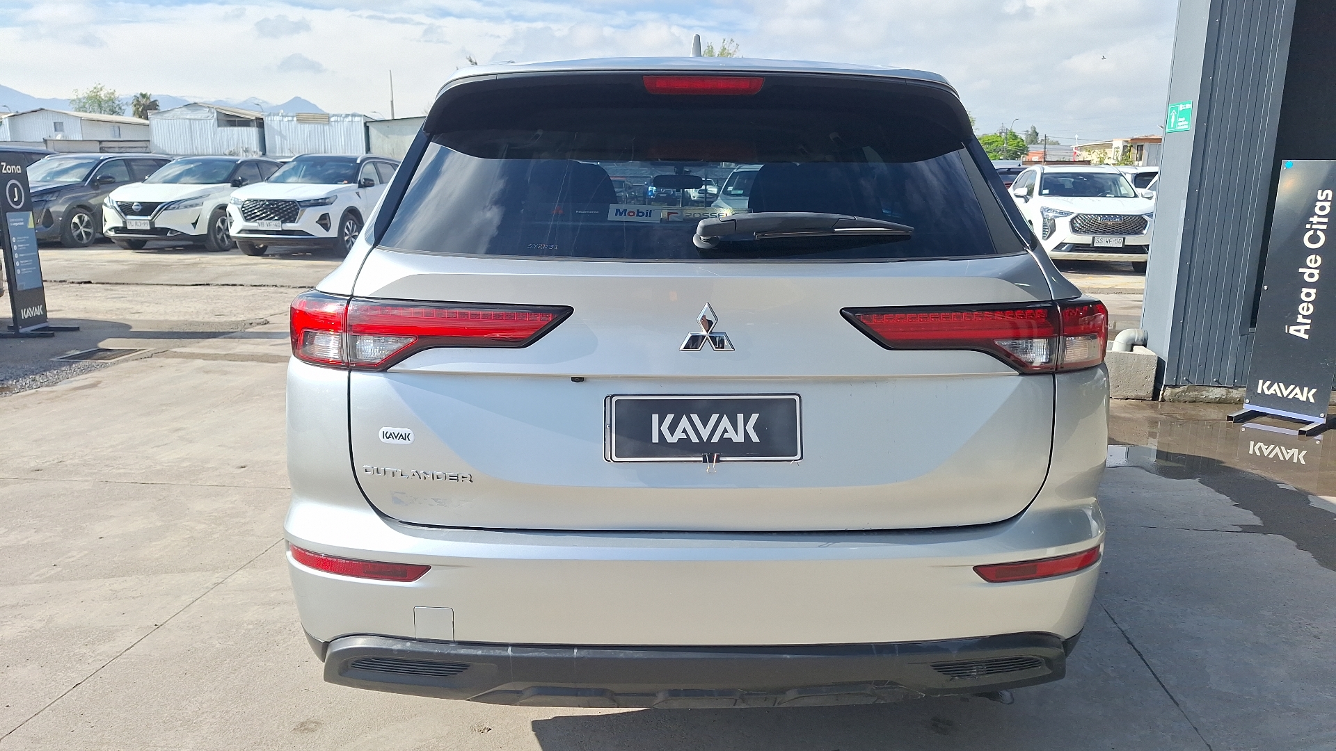 Mitsubishi Outlander — foto 3 de 15